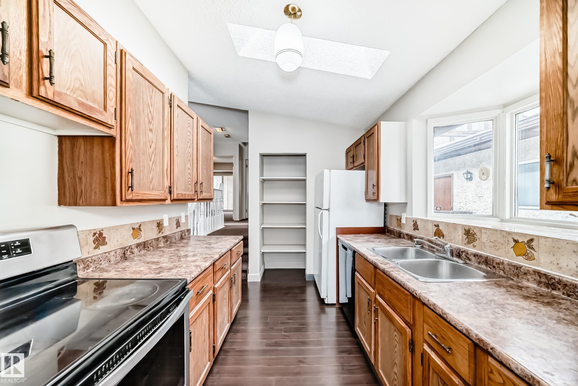 8516 190 Street Nw, Edmonton, AB