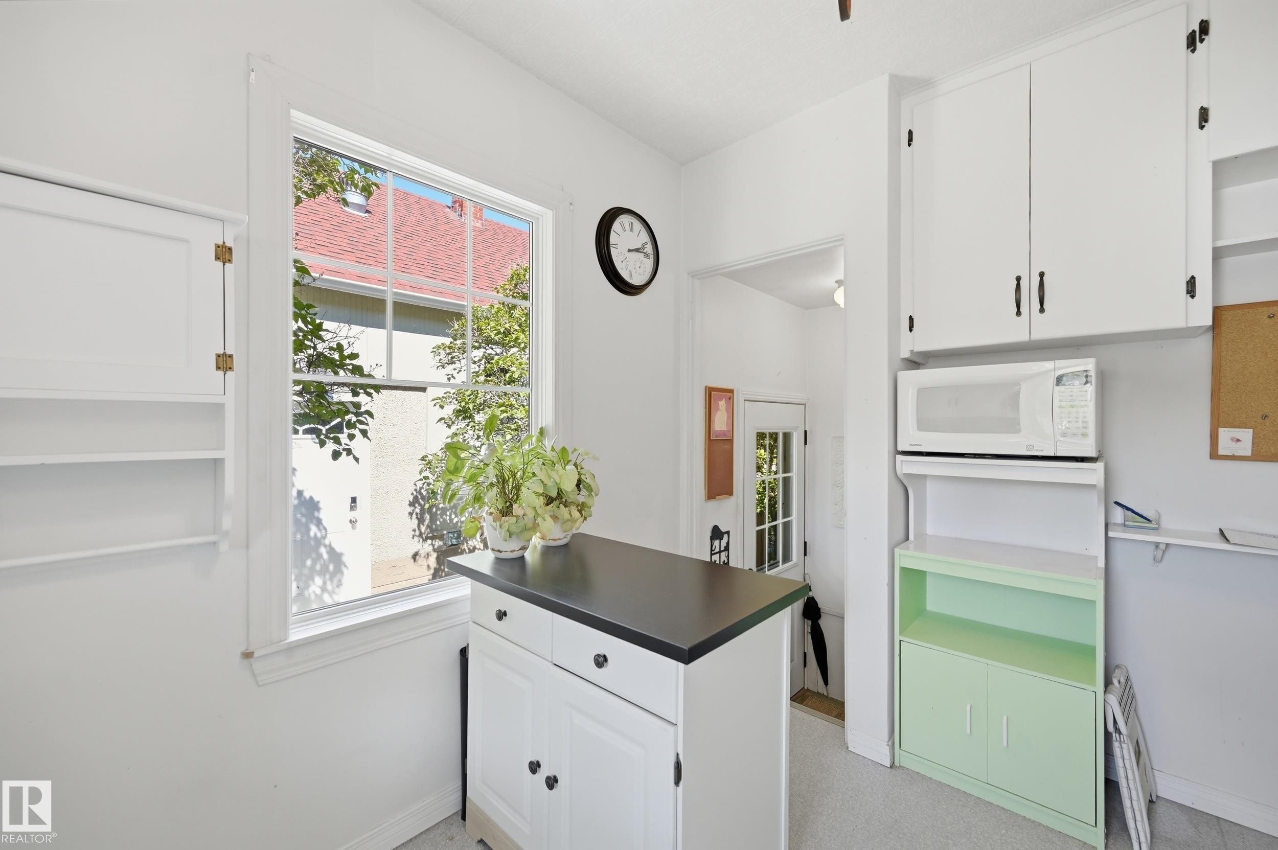 11518 101 Street Nw, Edmonton, AB - Indoor Photo Showing Other Room