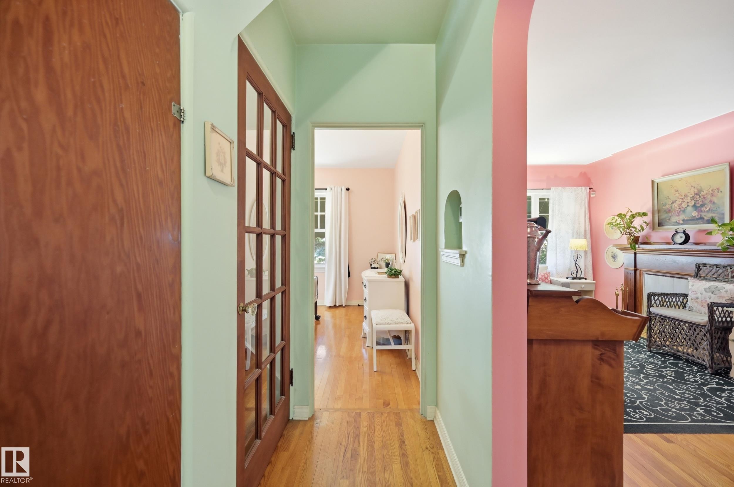 11518 101 Street Nw, Edmonton, AB - Indoor Photo Showing Other Room