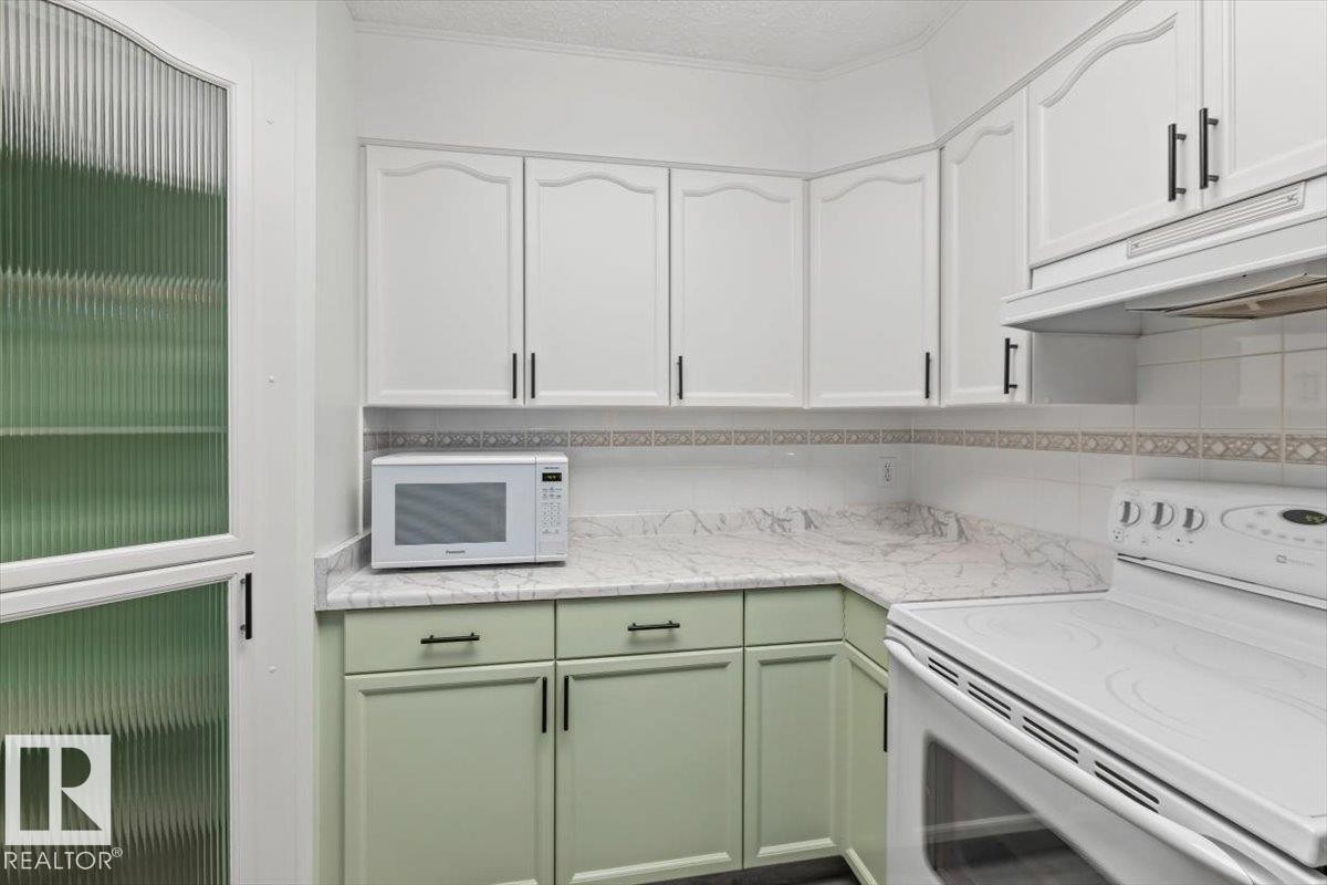 #307 45 Gervais Rd, St. Albert, AB - Indoor Photo Showing Kitchen
