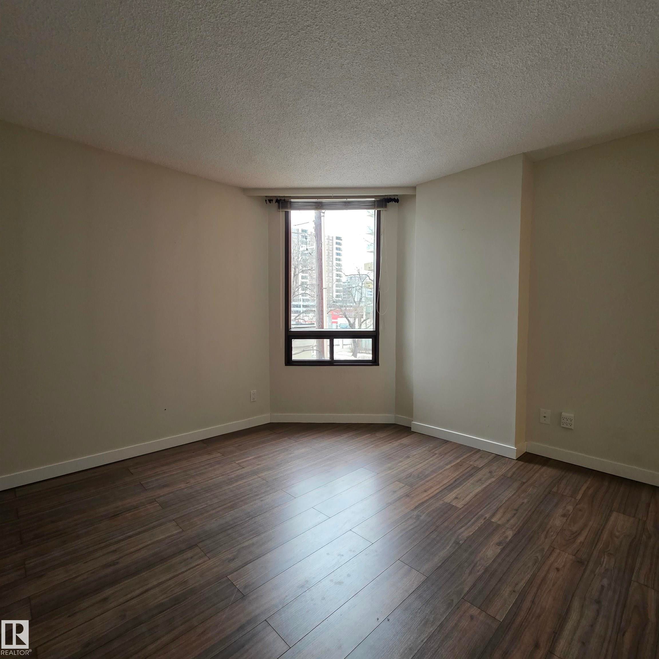 #2C 10050 118 St Nw, Edmonton, AB - Indoor Photo Showing Other Room