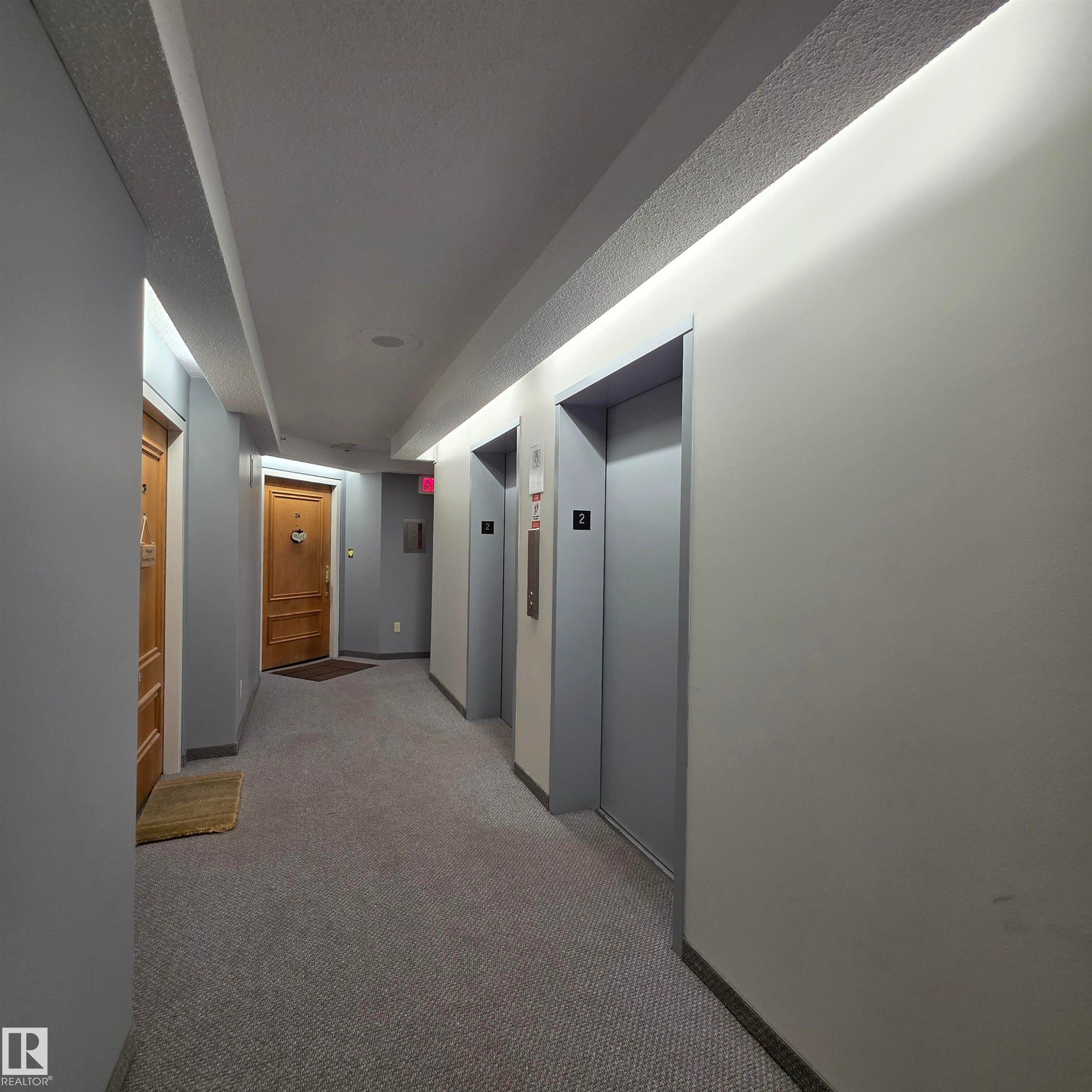 #2C 10050 118 St Nw, Edmonton, AB - Indoor Photo Showing Other Room