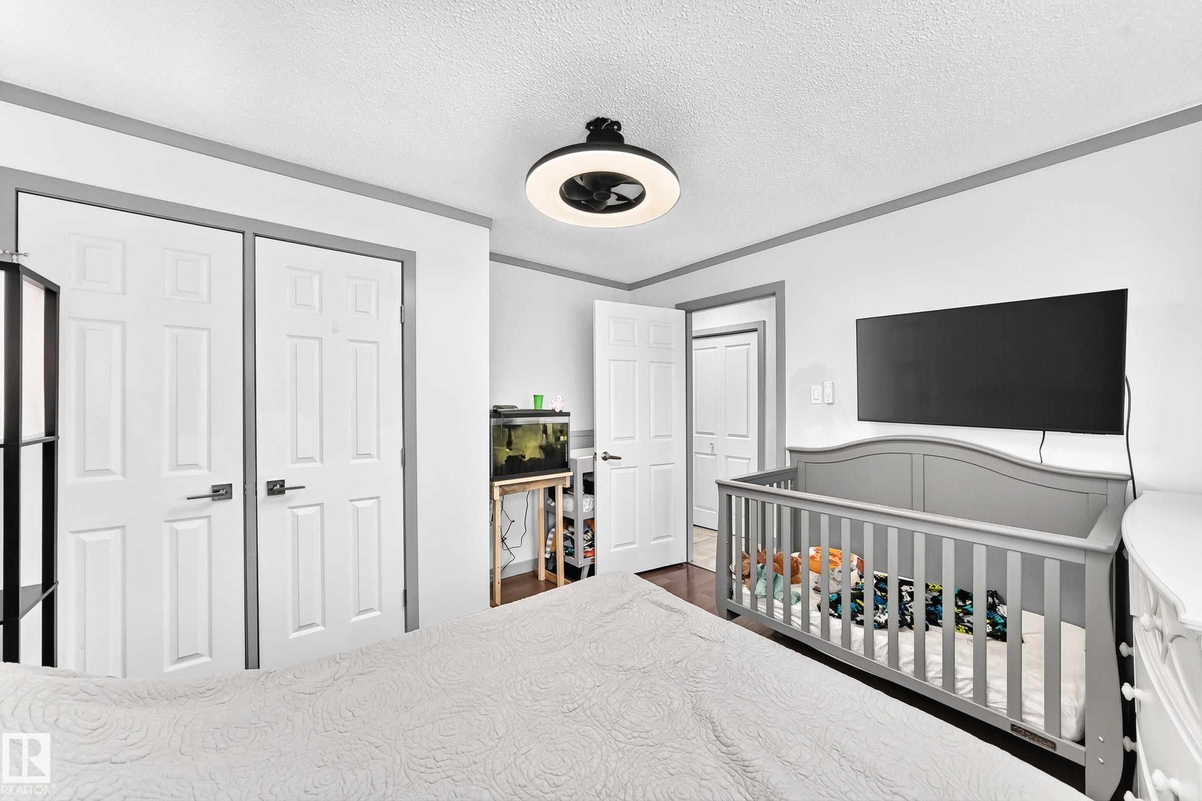 12253 94 Street Nw, Edmonton, AB - Indoor Photo Showing Bedroom