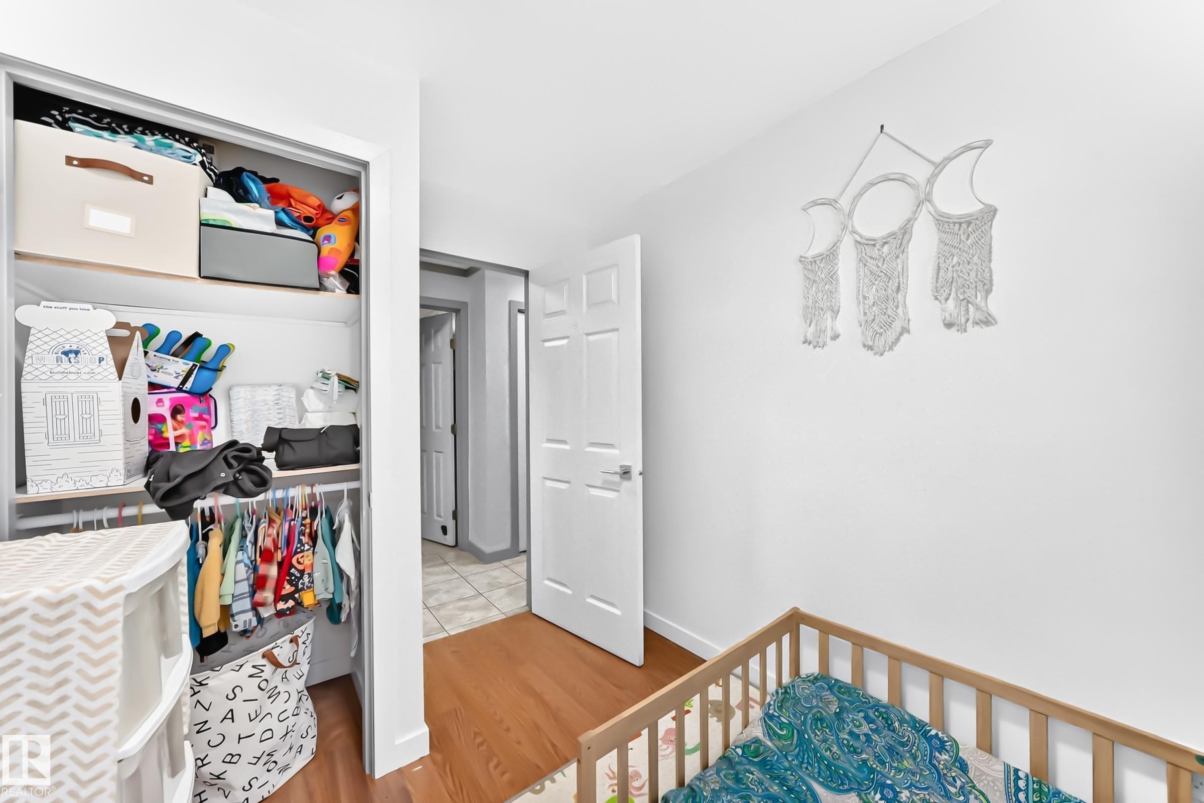 12253 94 Street Nw, Edmonton, AB - Indoor
