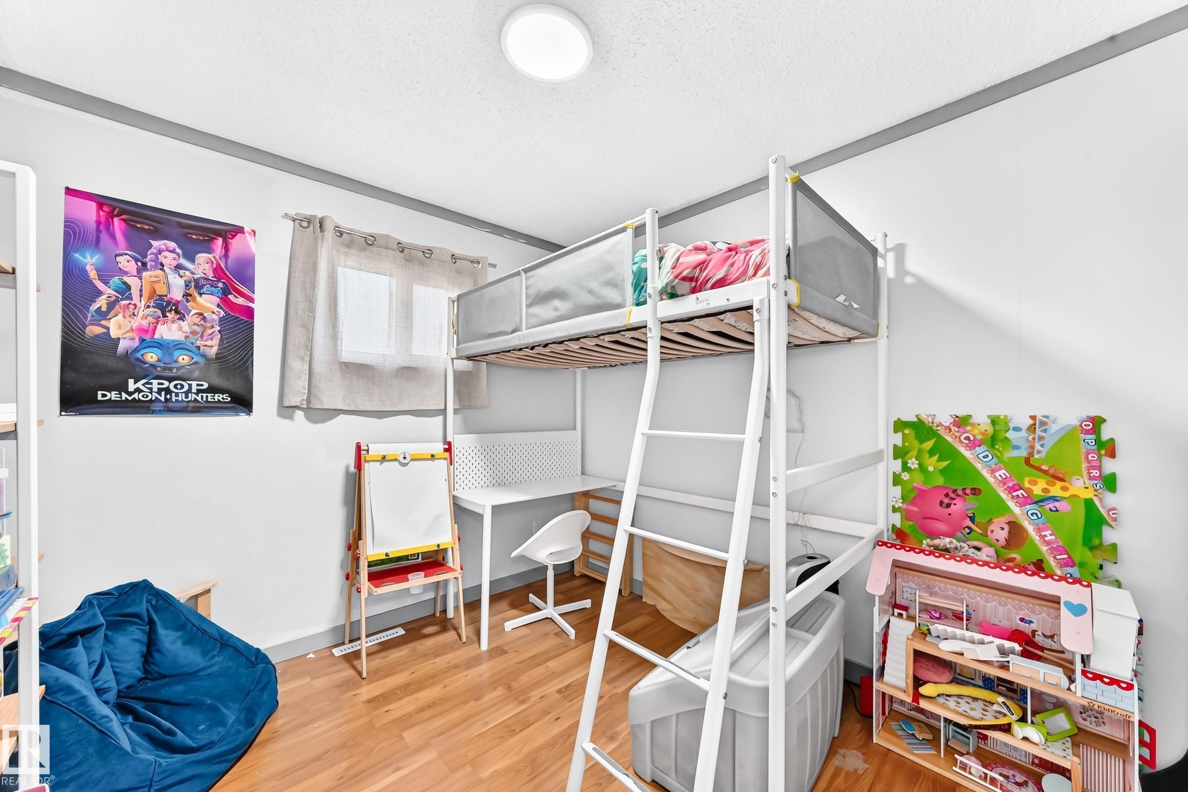 12253 94 Street Nw, Edmonton, AB - Indoor