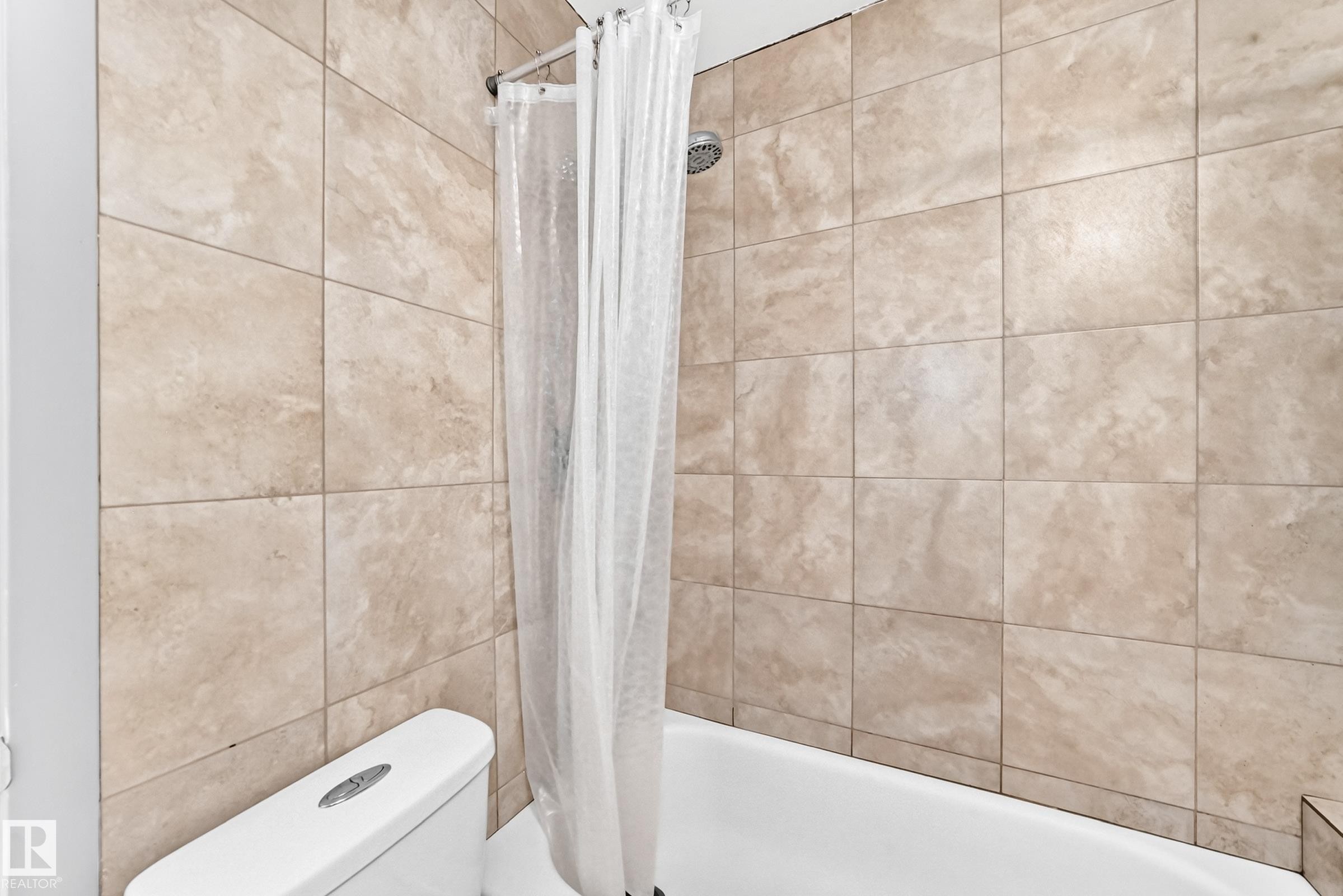12253 94 Street Nw, Edmonton, AB - Indoor Photo Showing Bathroom