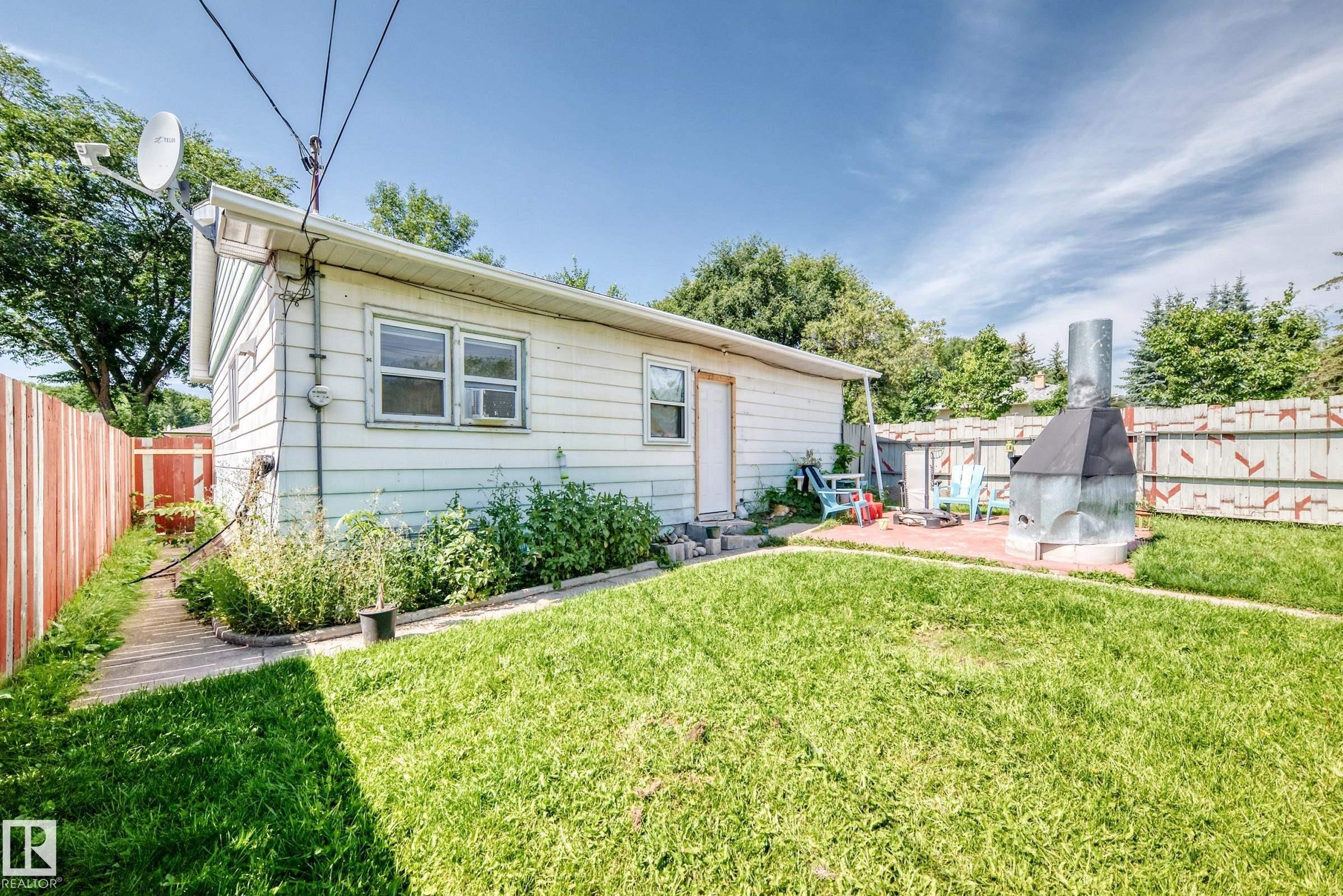 12253 94 Street Nw, Edmonton, AB - Outdoor