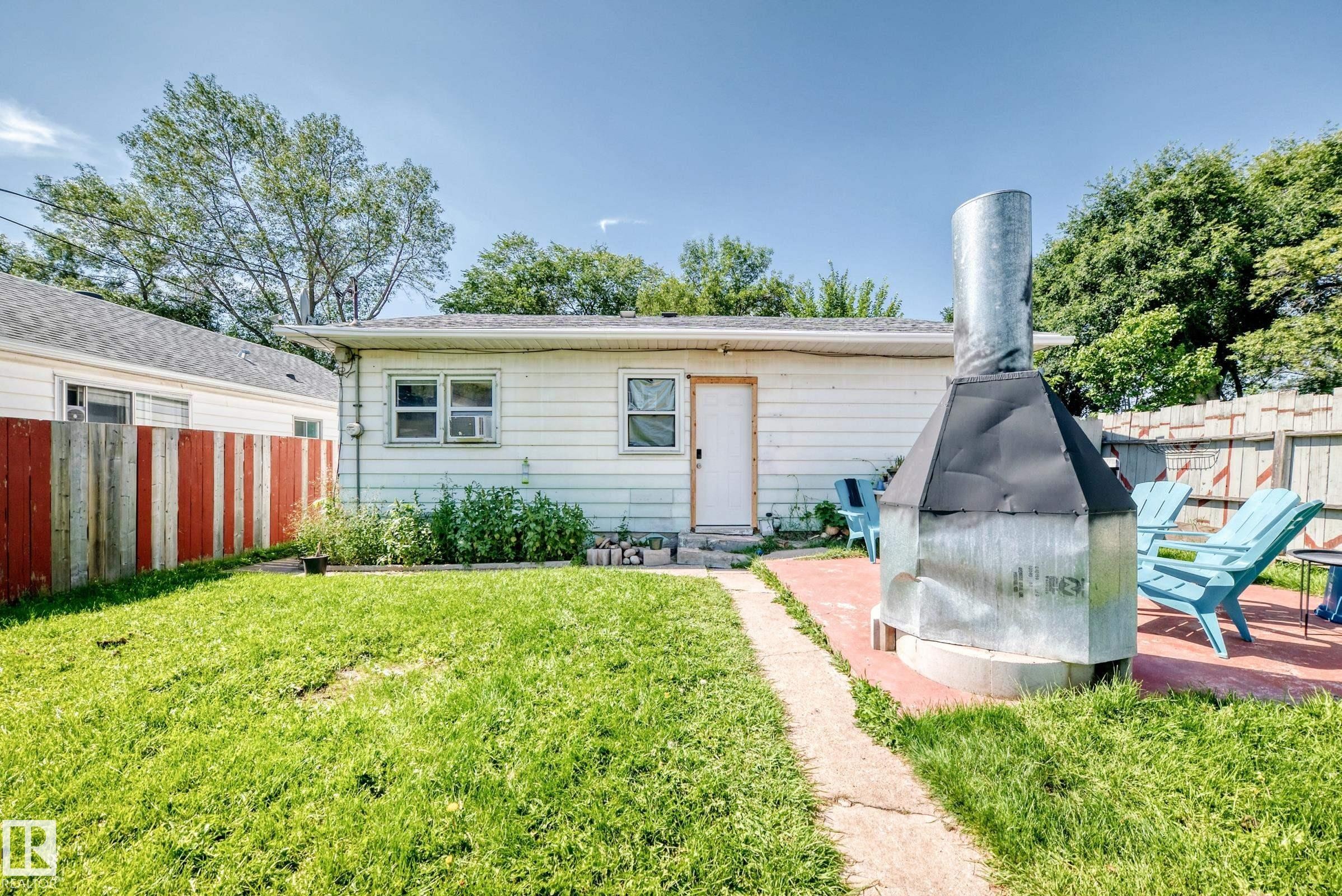 12253 94 Street Nw, Edmonton, AB - Outdoor