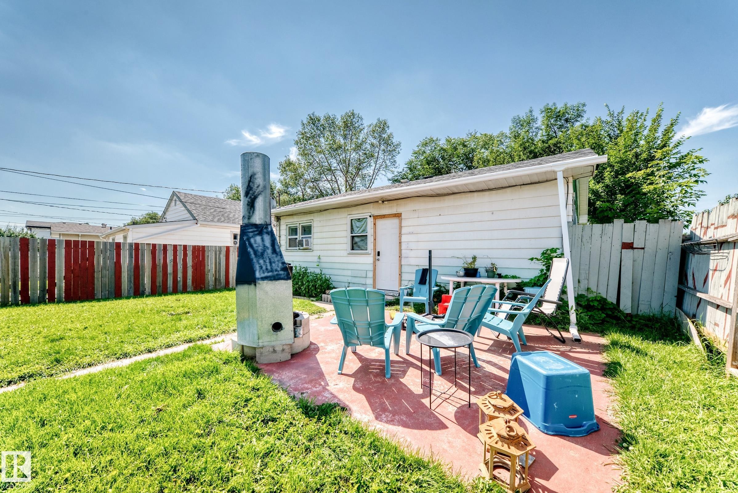 12253 94 Street Nw, Edmonton, AB - Outdoor
