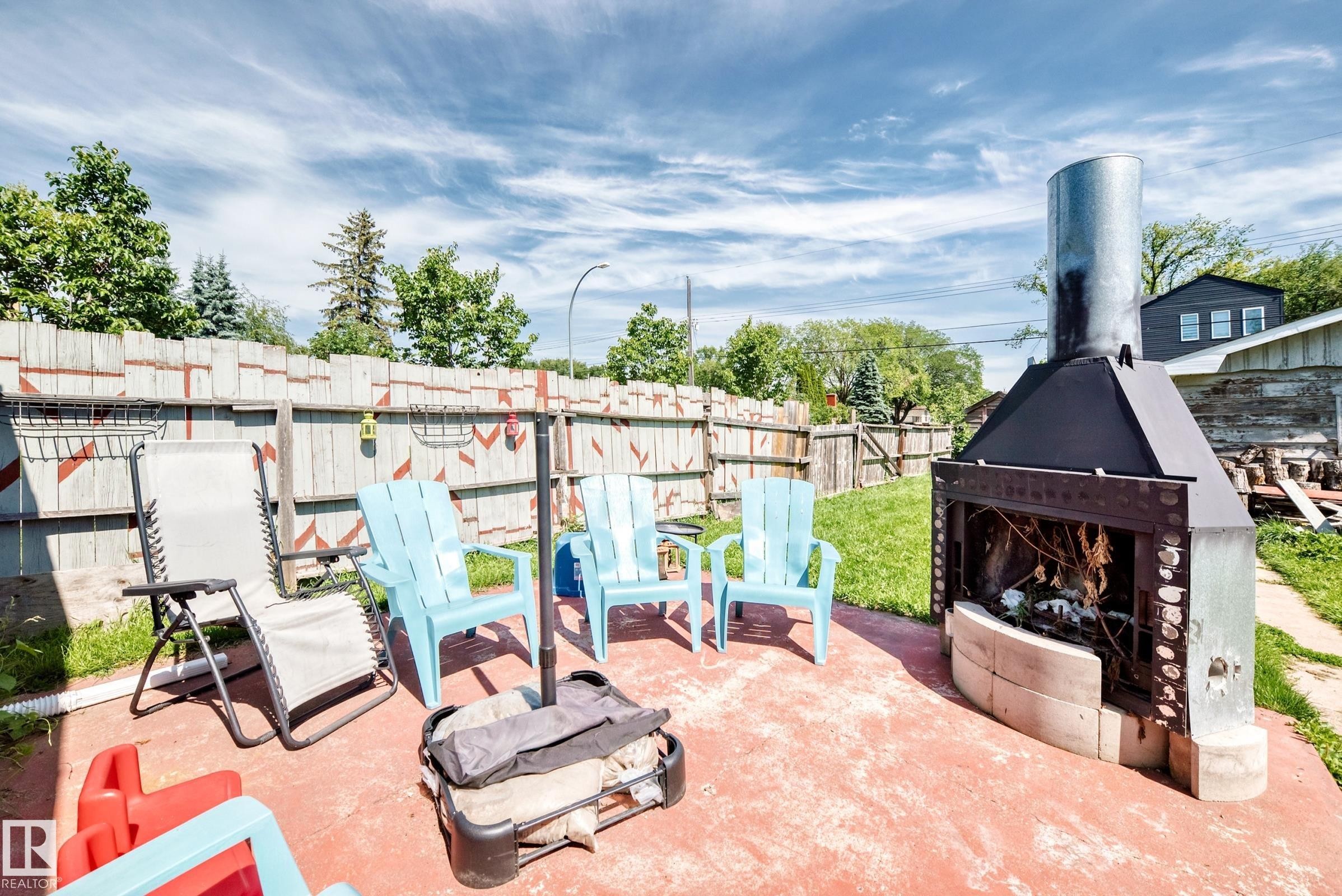 12253 94 Street Nw, Edmonton, AB - Outdoor