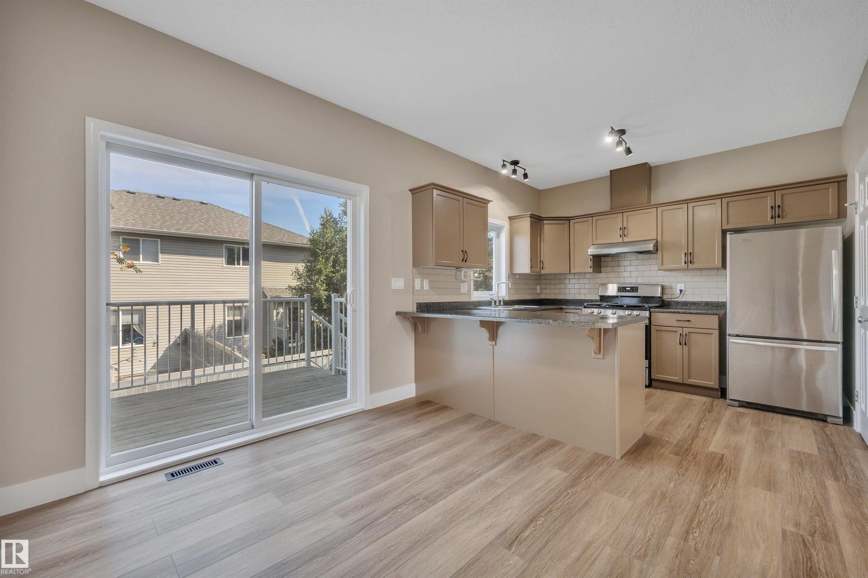 #23 5102 30 Av, Beaumont, AB - Indoor Photo Showing Kitchen