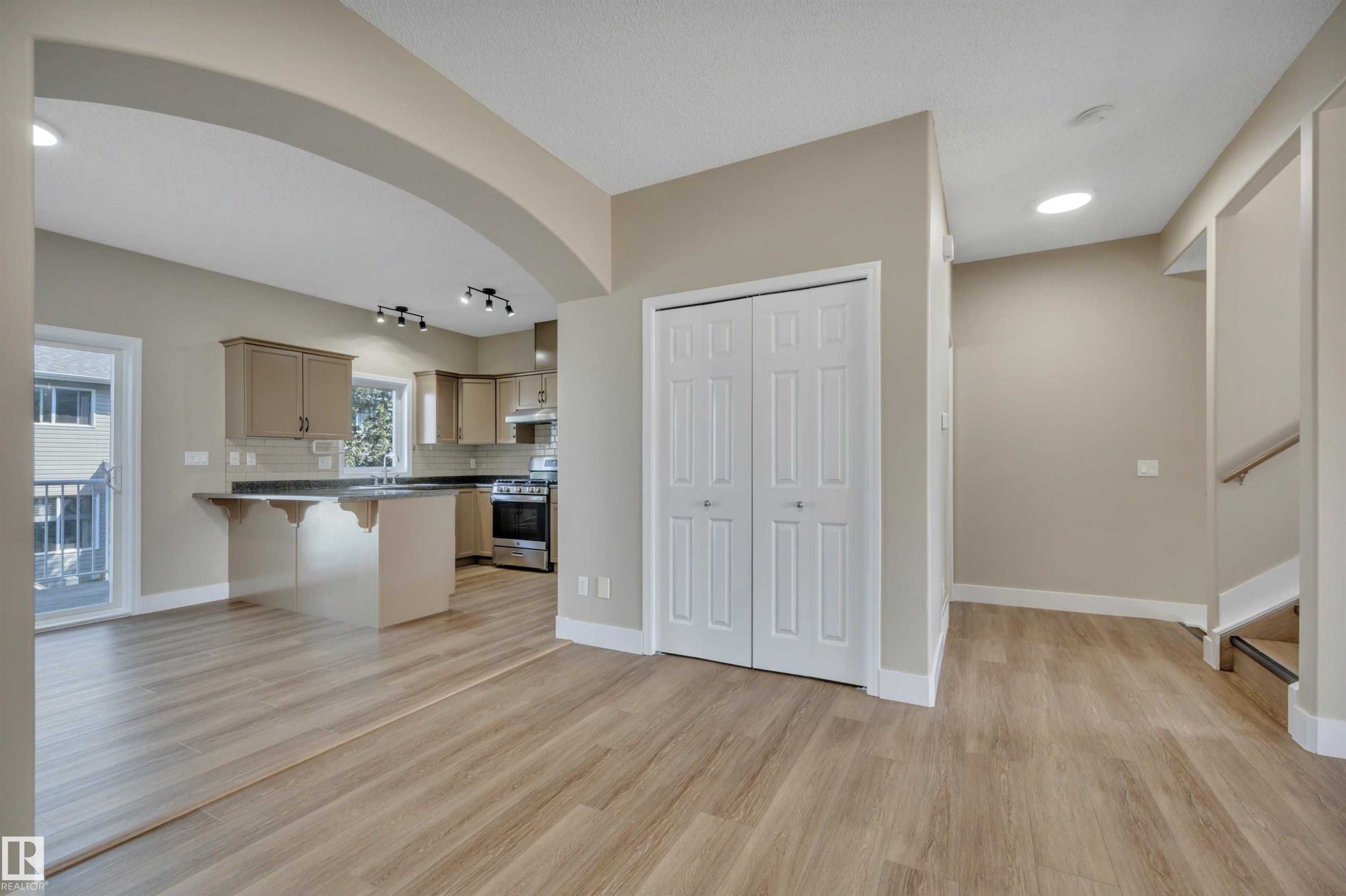 #23 5102 30 Av, Beaumont, AB - Indoor Photo Showing Kitchen