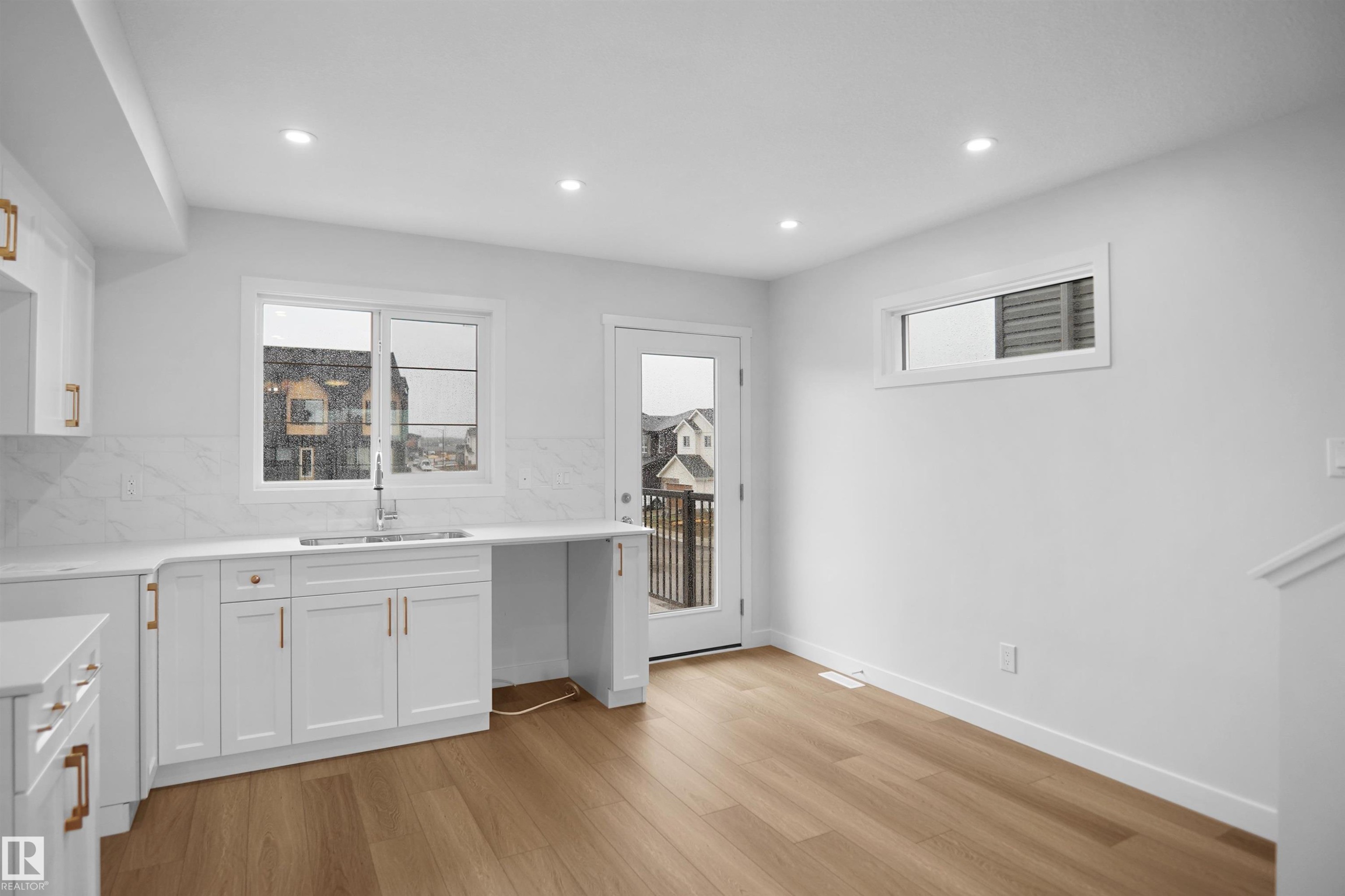 5139 River'S Edge Way Nw, Edmonton, AB - Indoor Photo Showing Kitchen
