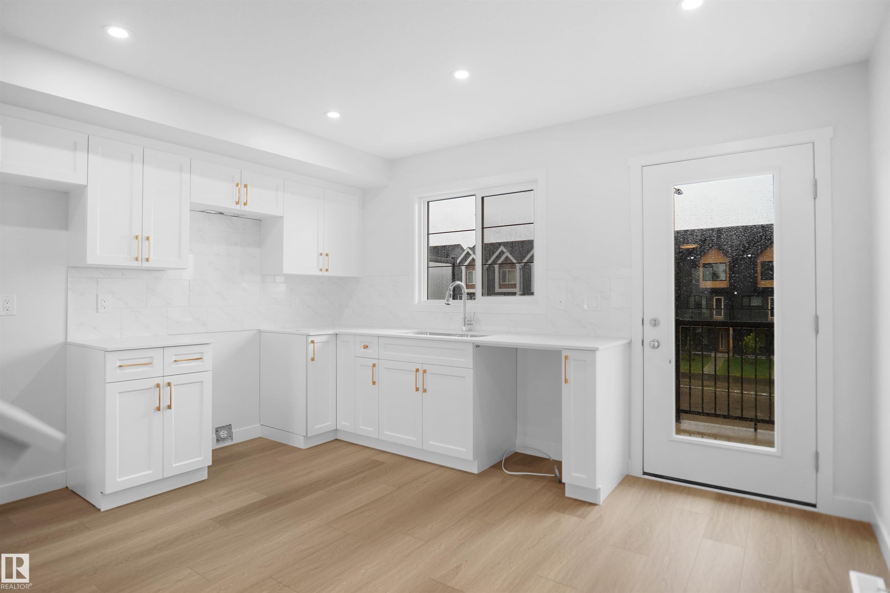 5139 River'S Edge Way Nw, Edmonton, AB - Indoor