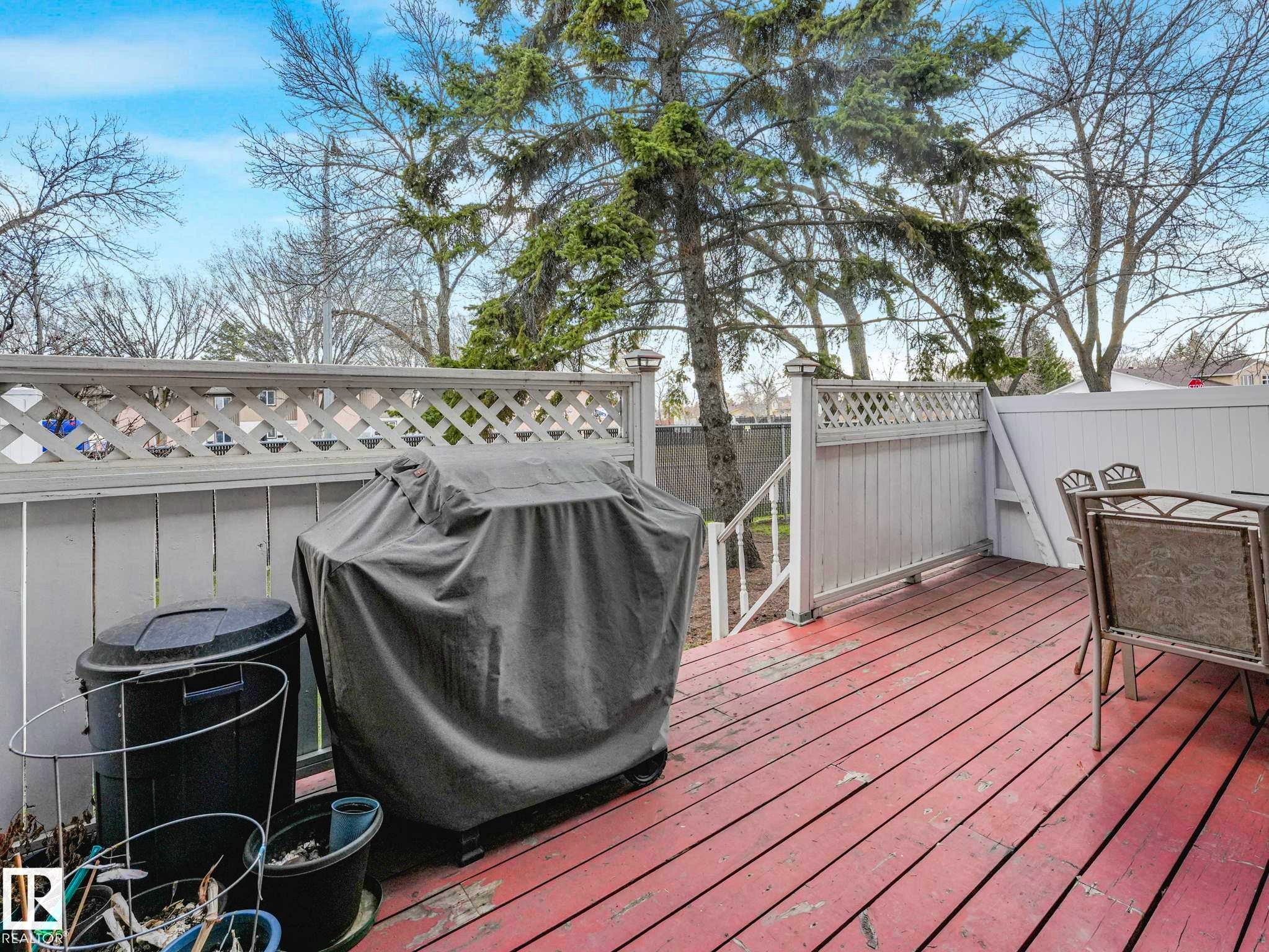 Image quality insufficient for description - 13405 40 St Nw, Edmonton, AB - Outdoor