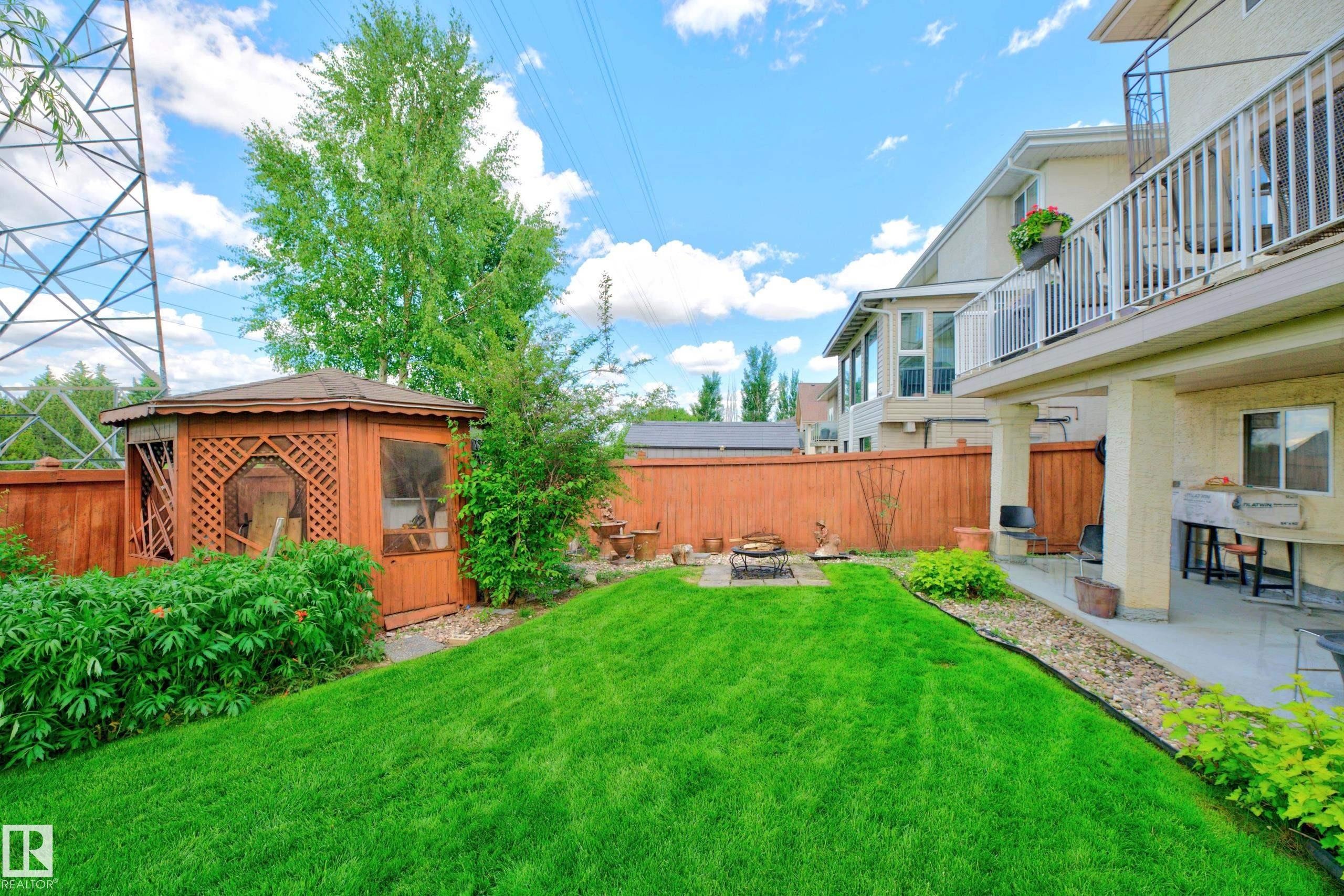 979 Hollingsworth Bend Nw, Edmonton, AB - Outdoor