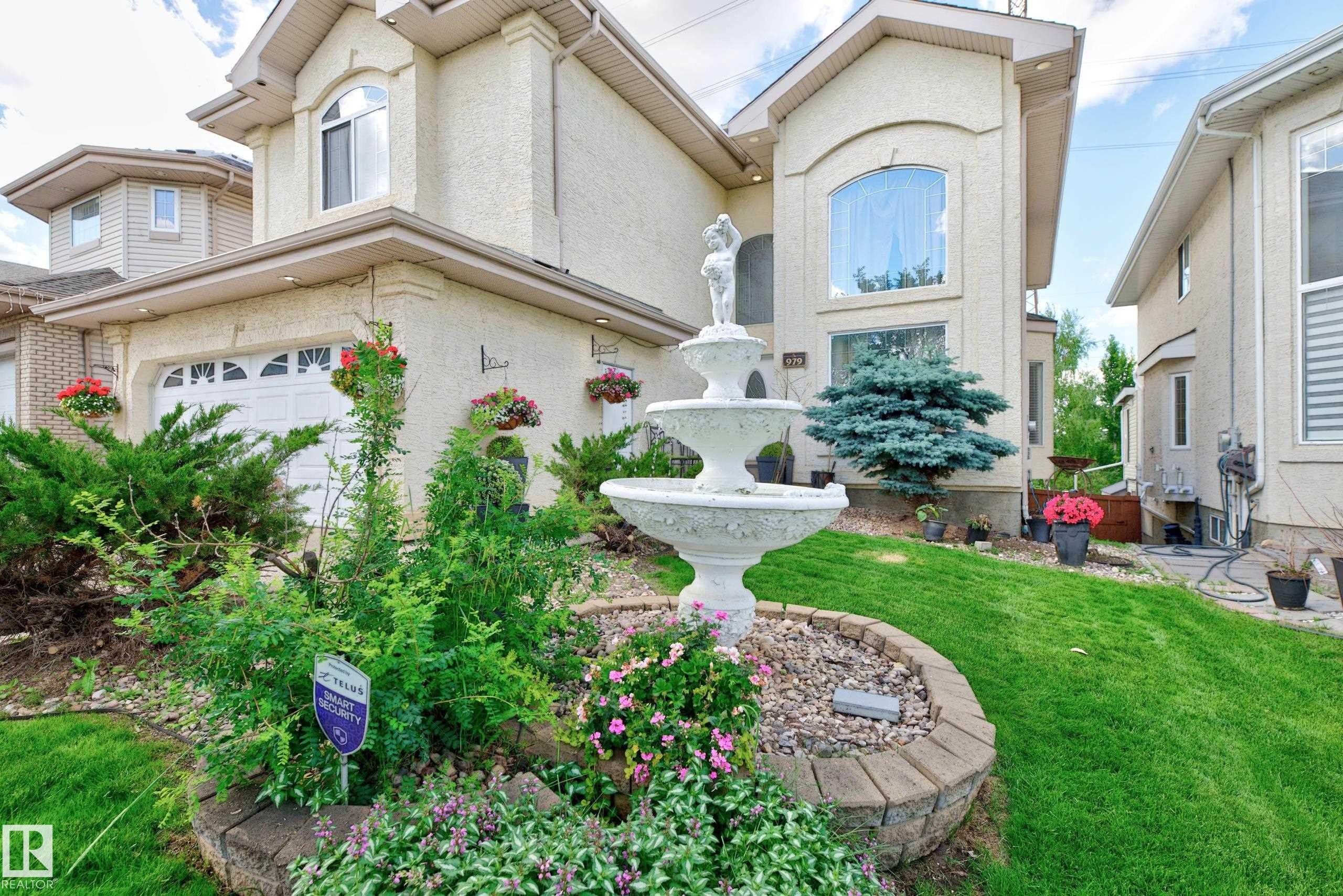 979 Hollingsworth Bend Nw, Edmonton, AB - Outdoor