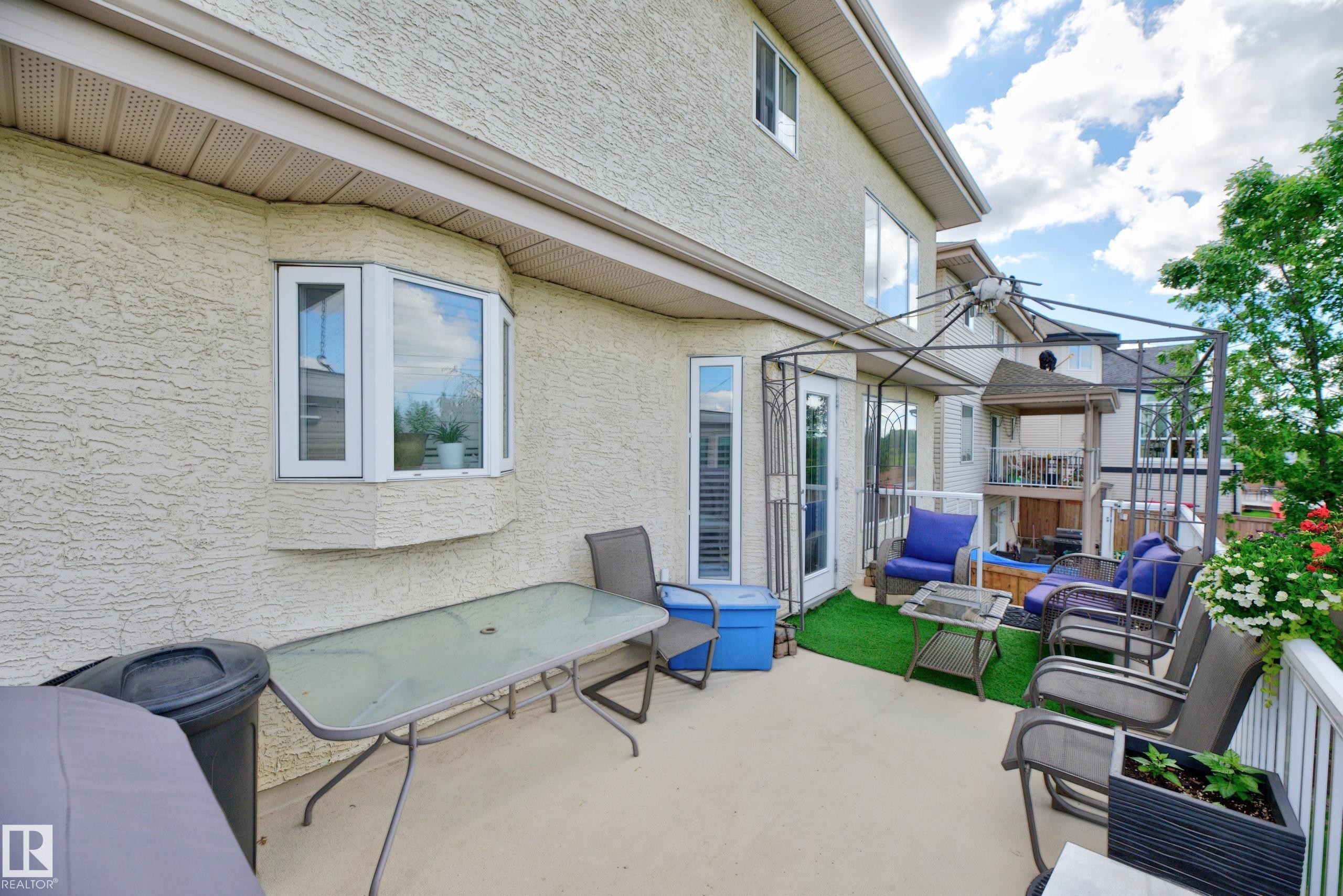 979 Hollingsworth Bend Nw, Edmonton, AB - Outdoor With Deck Patio Veranda With Exterior