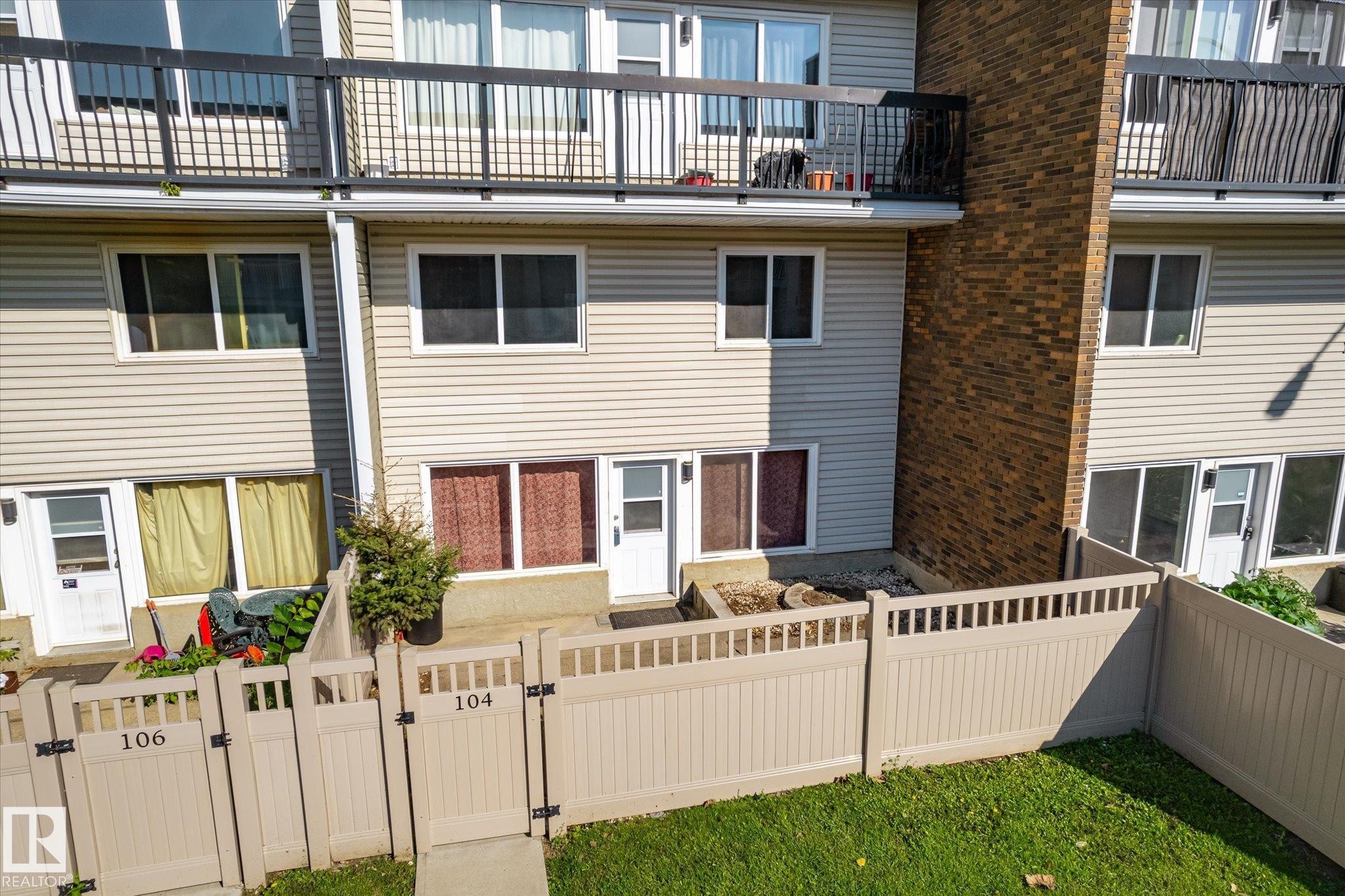 #104 7805 159 St Nw, Edmonton, AB - Outdoor With Exterior