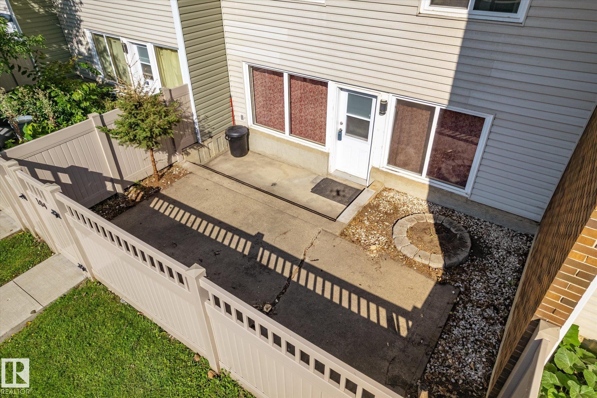 #104 7805 159 St Nw, Edmonton, AB - Outdoor