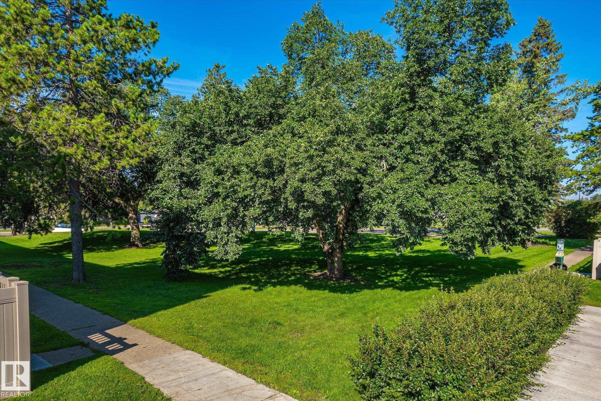 #104 7805 159 St Nw, Edmonton, AB - Outdoor