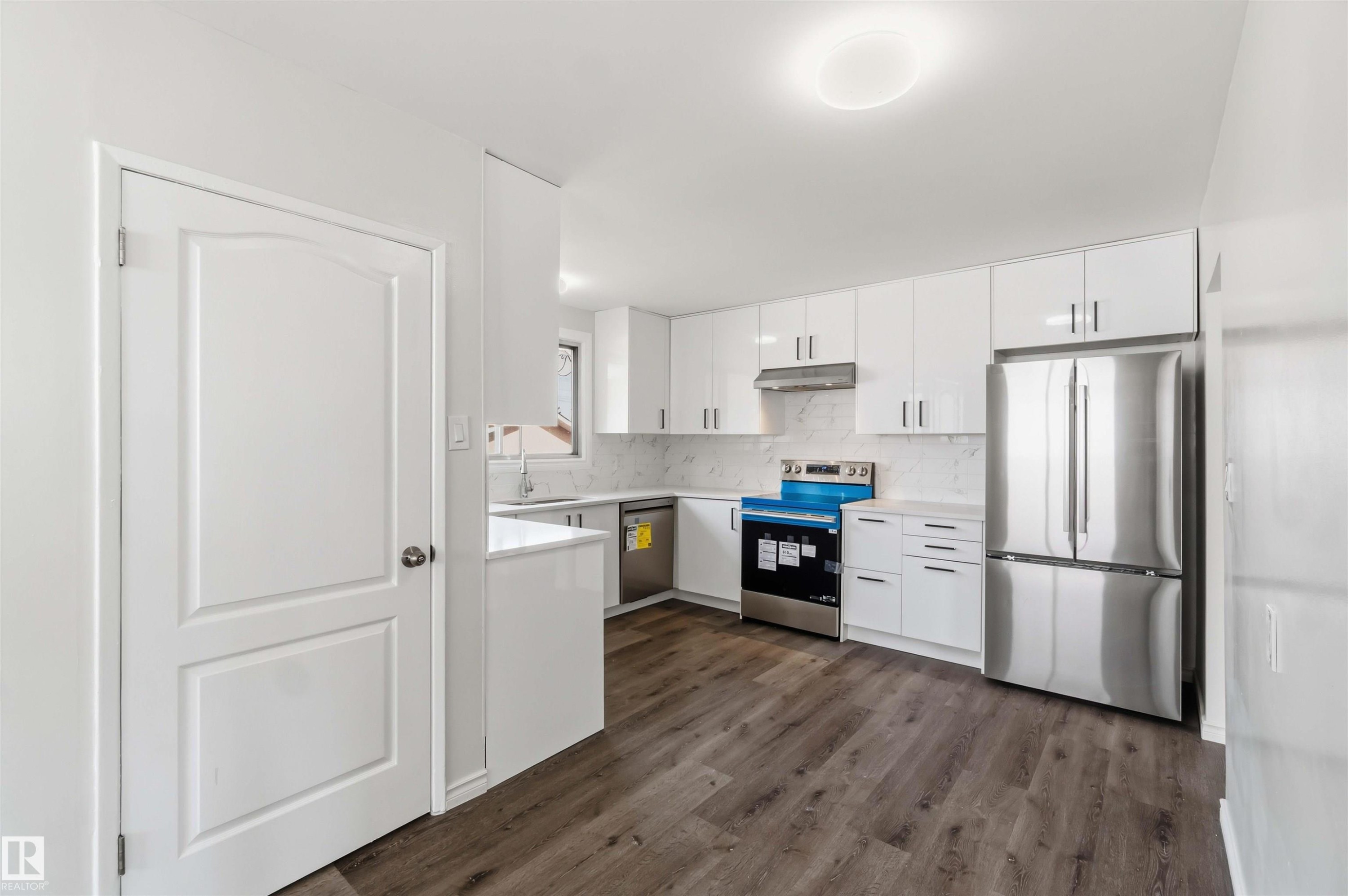 13303 58 Street Nw, Edmonton, AB - Indoor Photo Showing Kitchen With Stainless Steel Kitchen