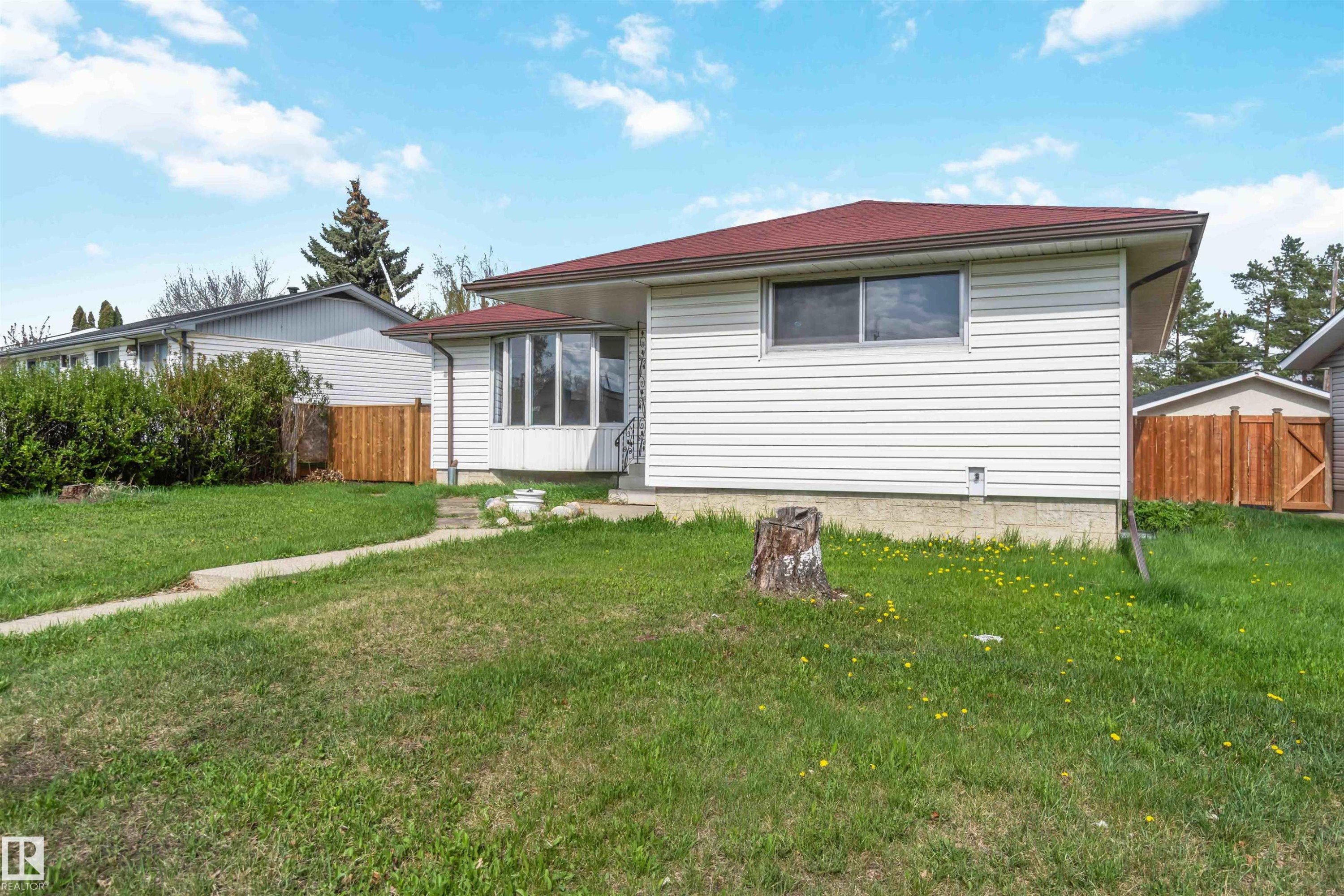 13303 58 Street Nw, Edmonton, AB - Outdoor