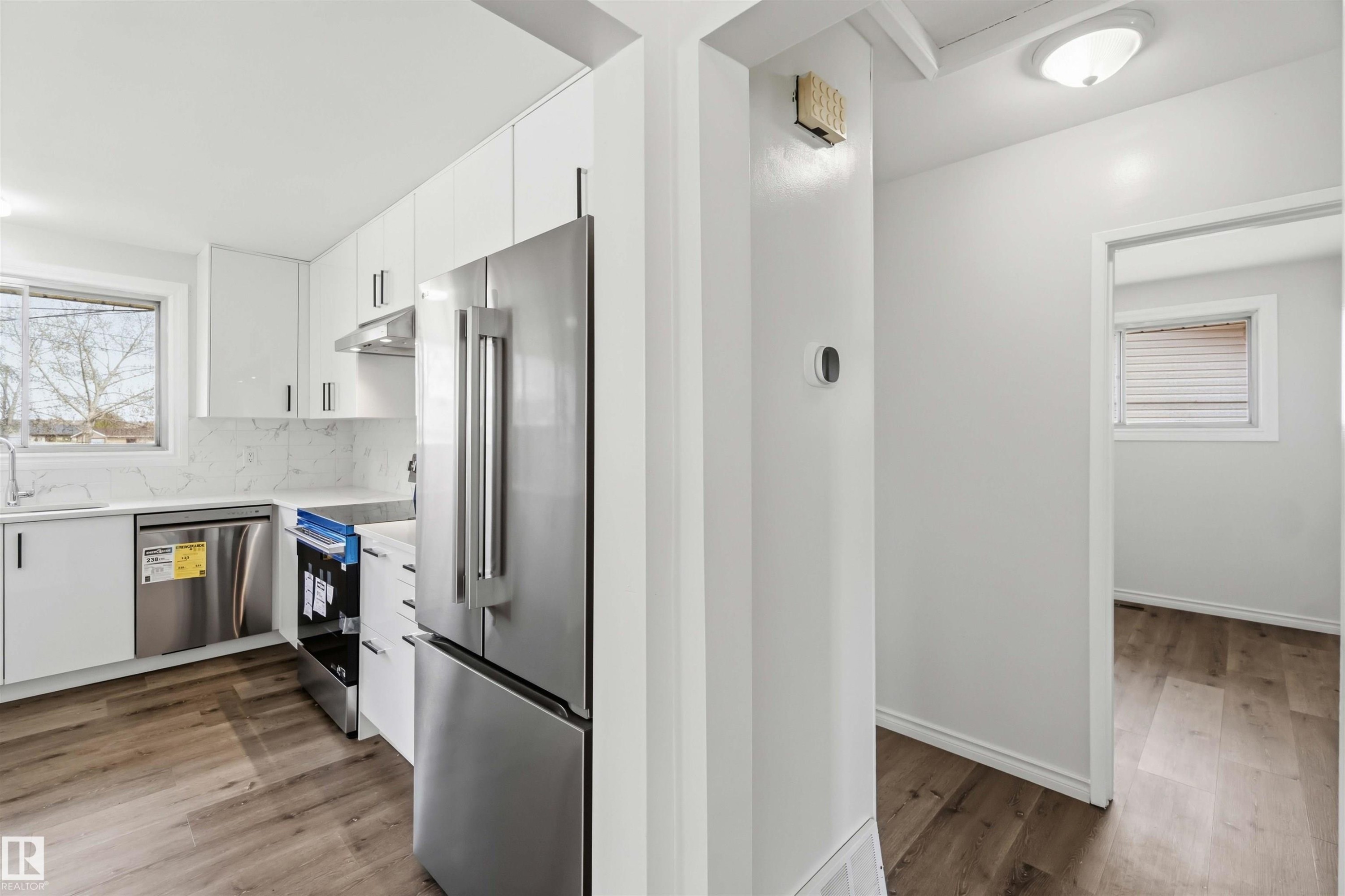 13303 58 Street Nw, Edmonton, AB - Indoor Photo Showing Kitchen With Stainless Steel Kitchen