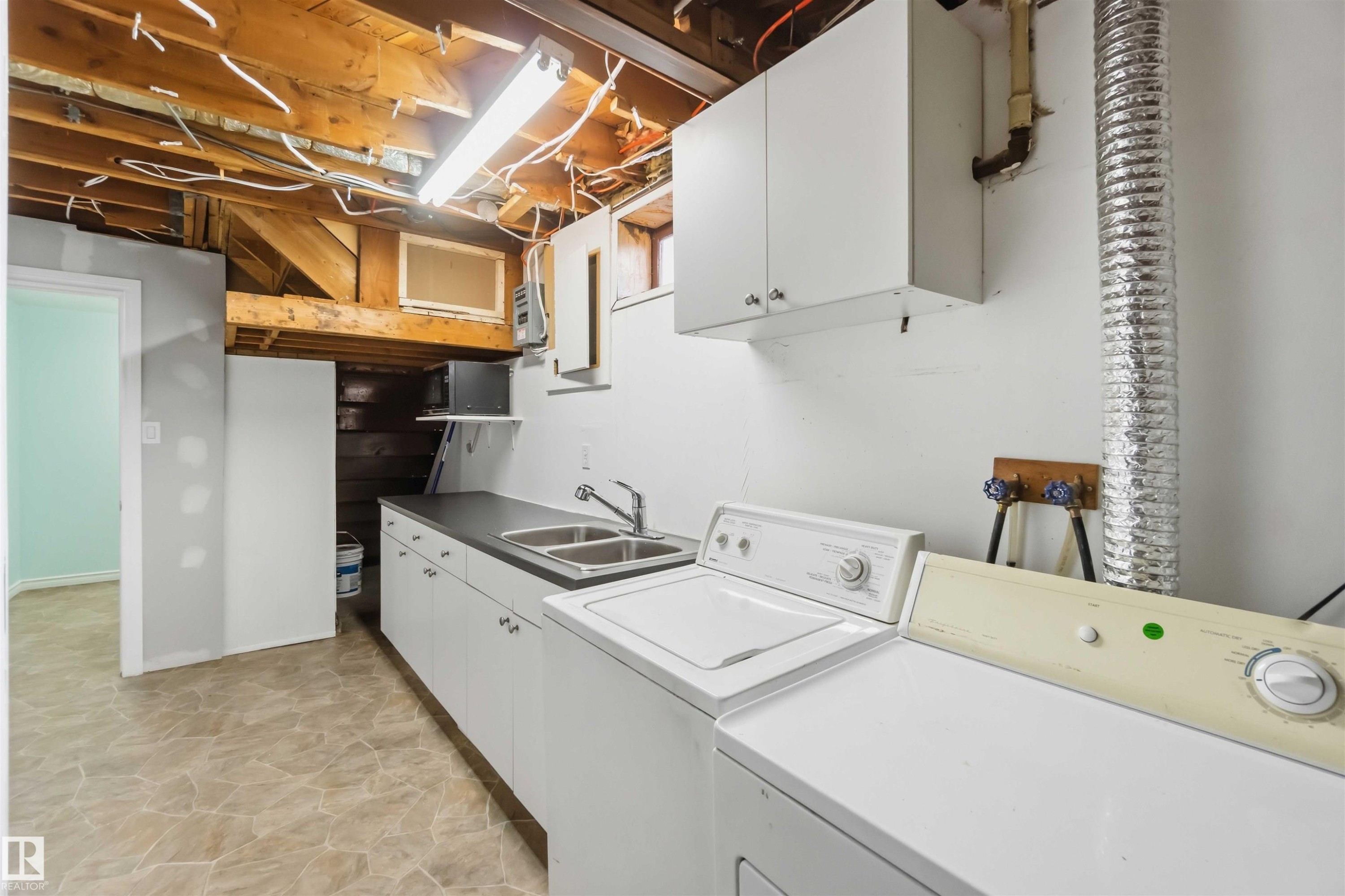 13303 58 Street Nw, Edmonton, AB - Indoor Photo Showing Laundry Room