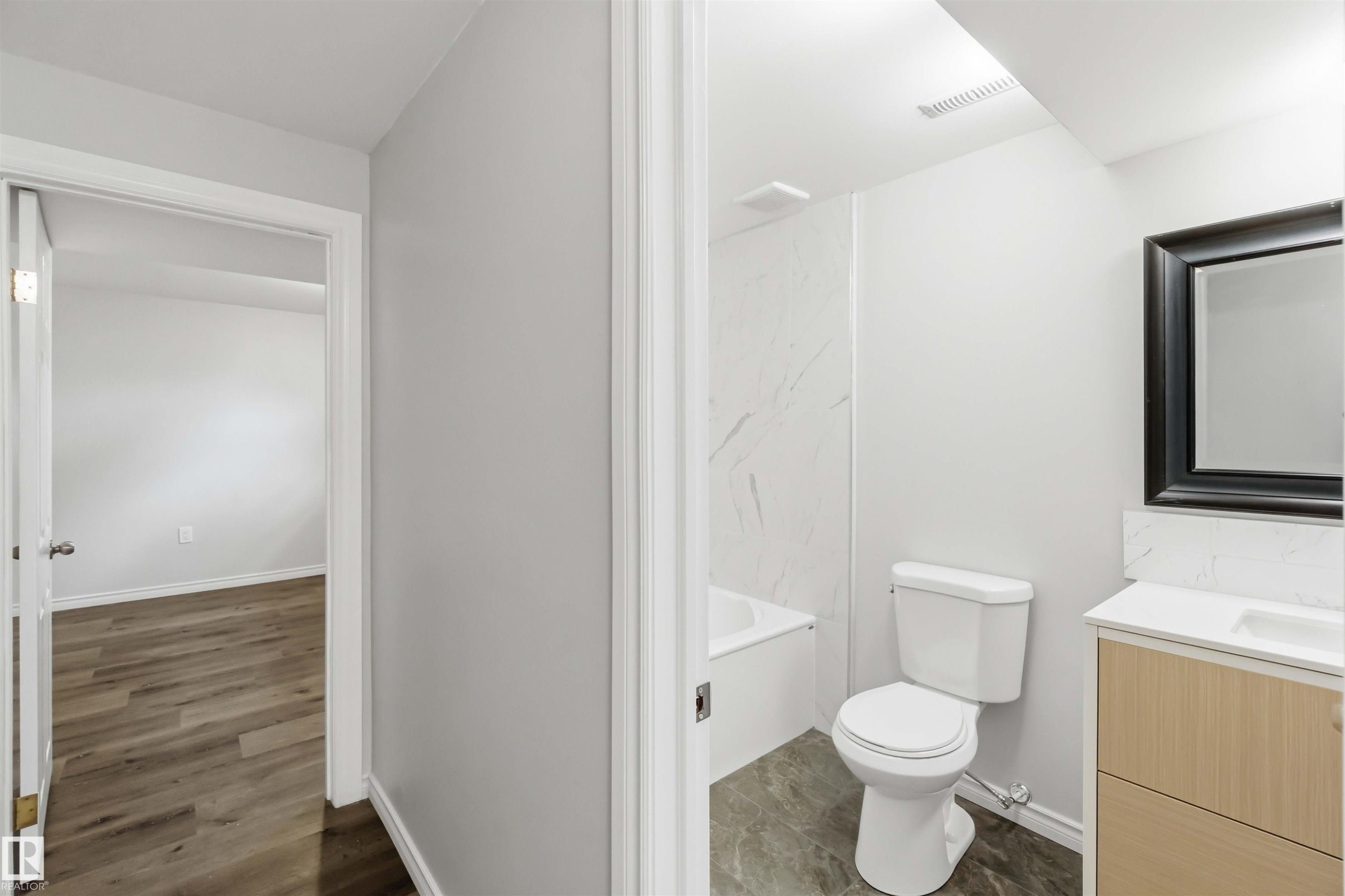 13303 58 Street Nw, Edmonton, AB - Indoor Photo Showing Bathroom