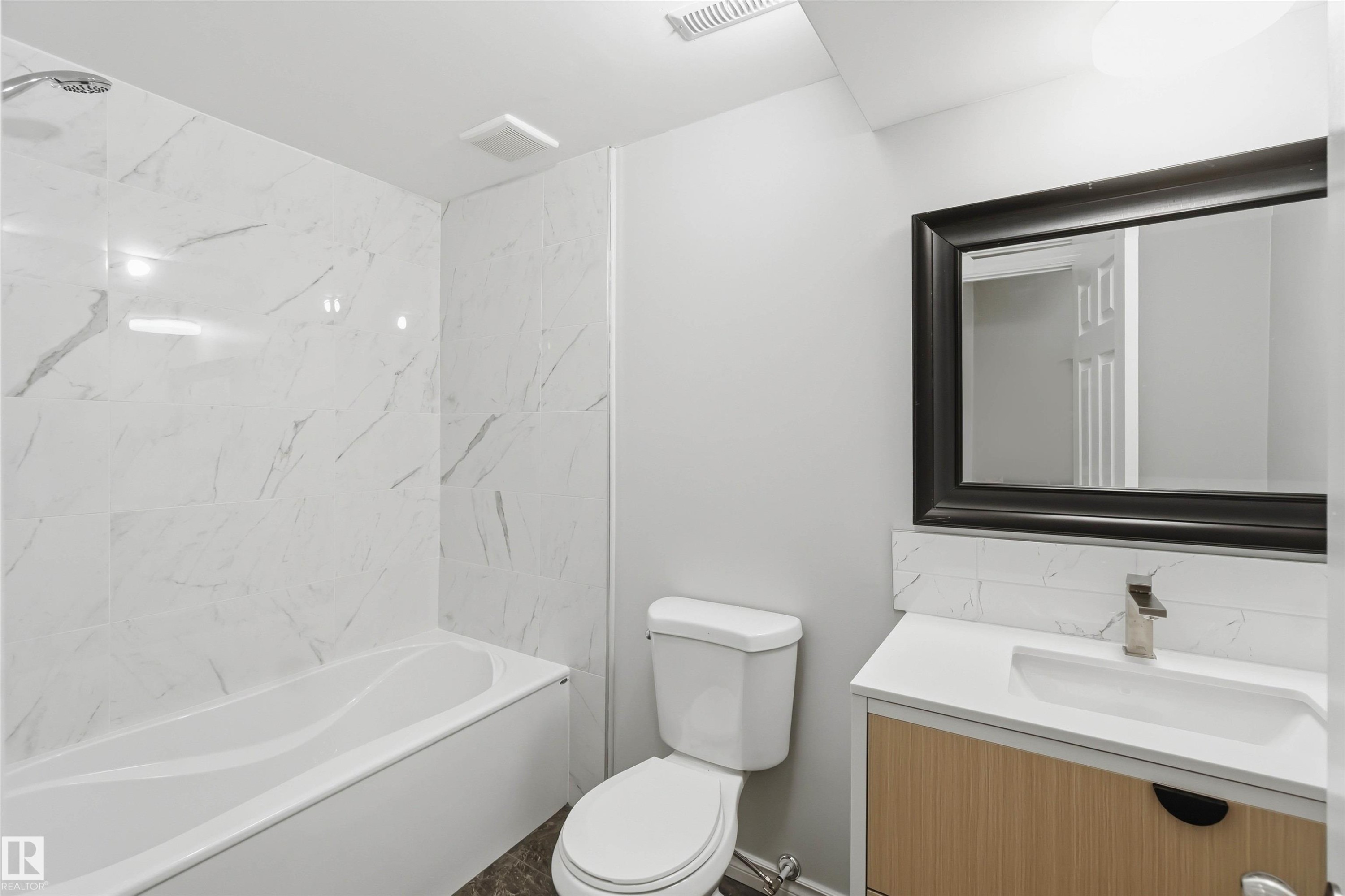 13303 58 Street Nw, Edmonton, AB - Indoor Photo Showing Bathroom