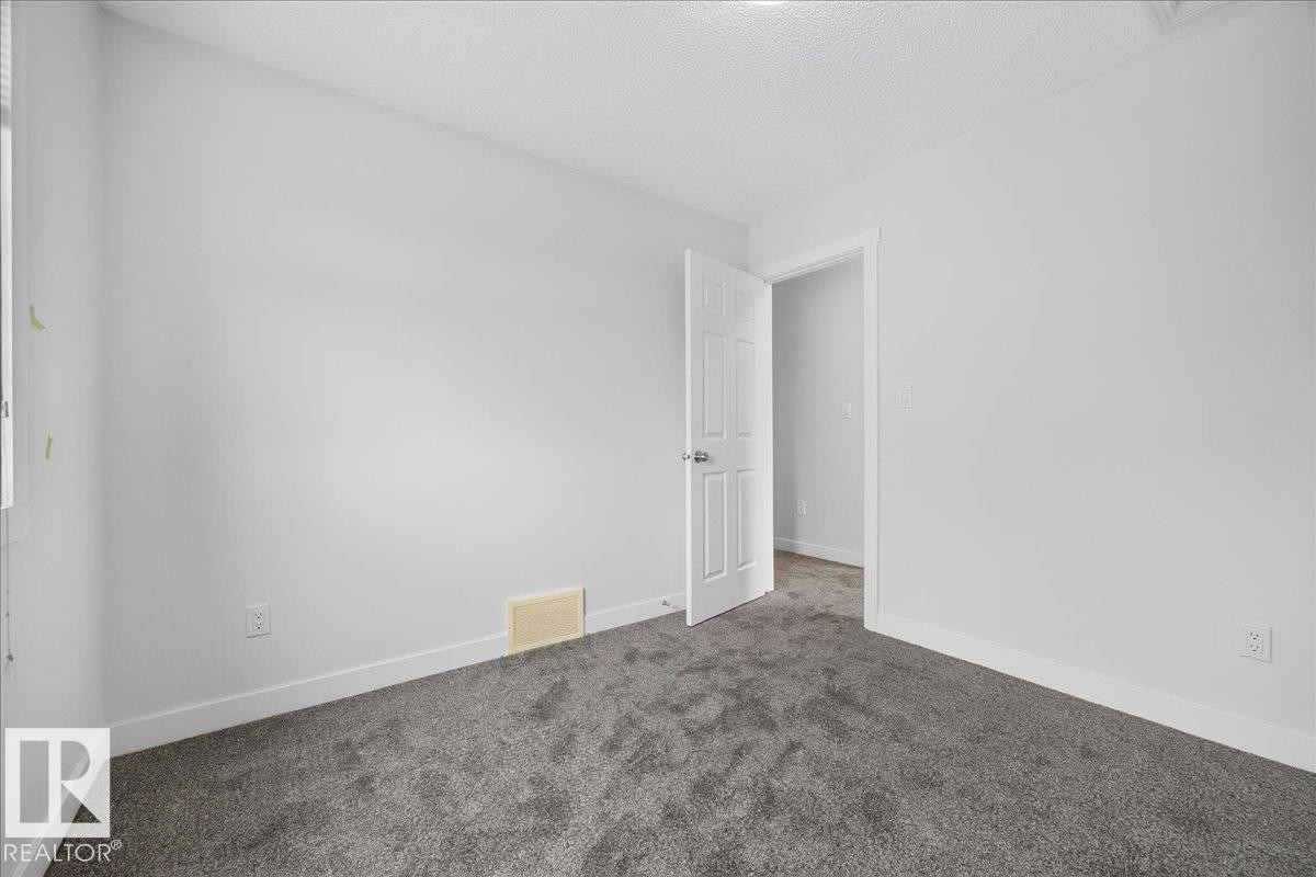 3017 Harvey Crescent Nw, Edmonton, AB - Indoor Photo Showing Other Room