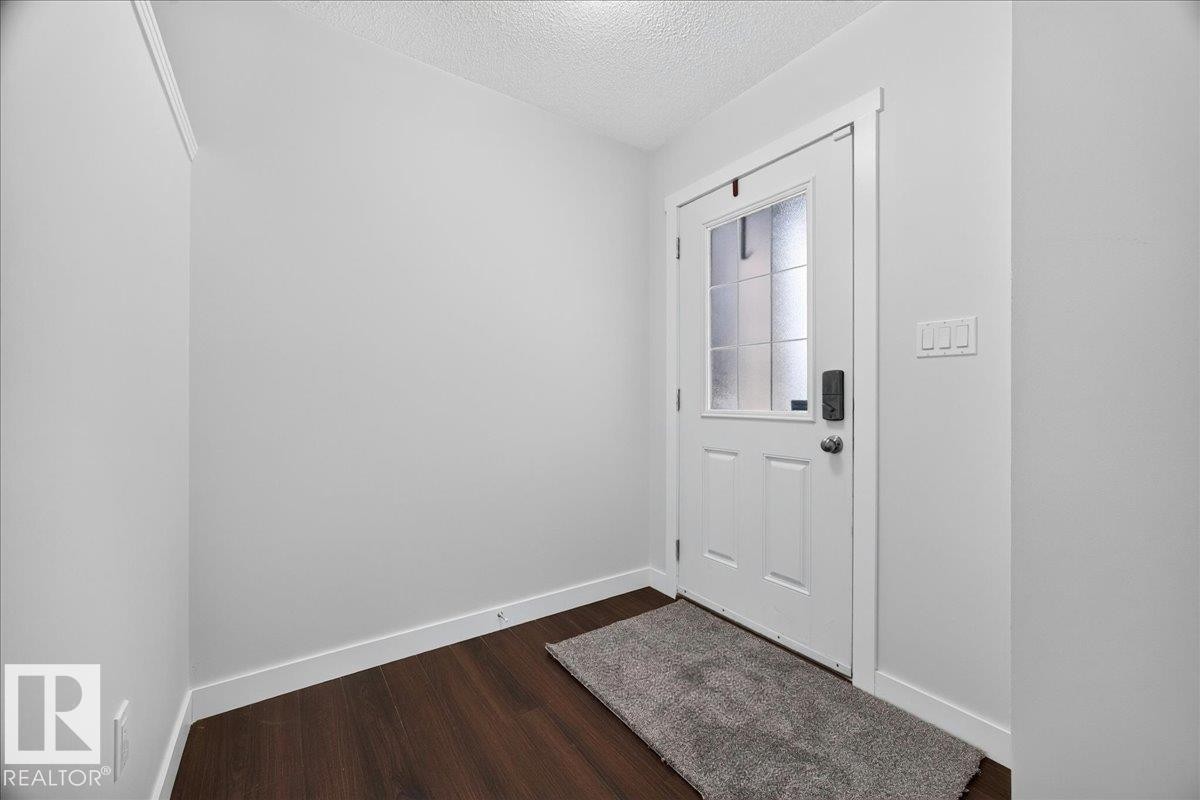 3017 Harvey Crescent Nw, Edmonton, AB - Indoor Photo Showing Other Room