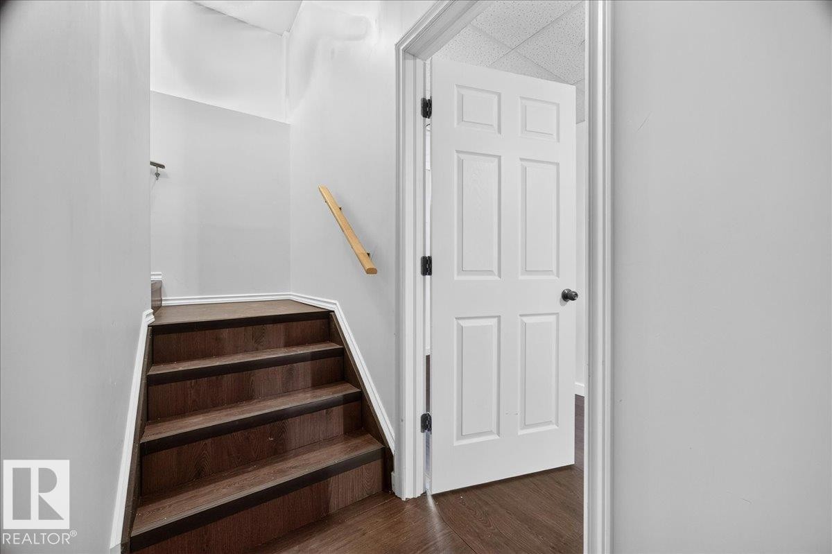 3017 Harvey Crescent Nw, Edmonton, AB - Indoor Photo Showing Other Room