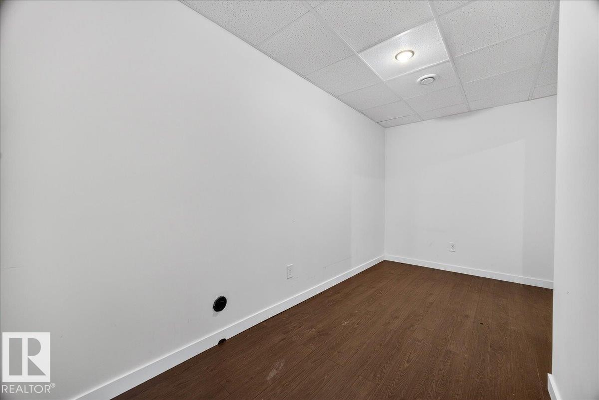 3017 Harvey Crescent Nw, Edmonton, AB - Indoor Photo Showing Other Room