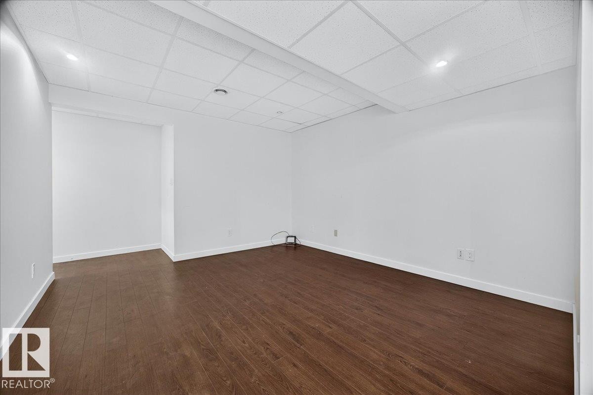 3017 Harvey Crescent Nw, Edmonton, AB - Indoor Photo Showing Other Room