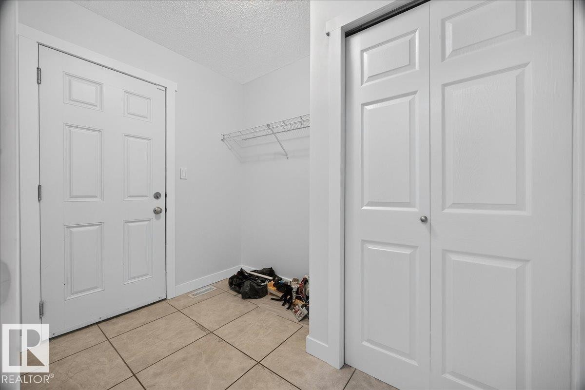 3017 Harvey Crescent Nw, Edmonton, AB - Indoor Photo Showing Other Room