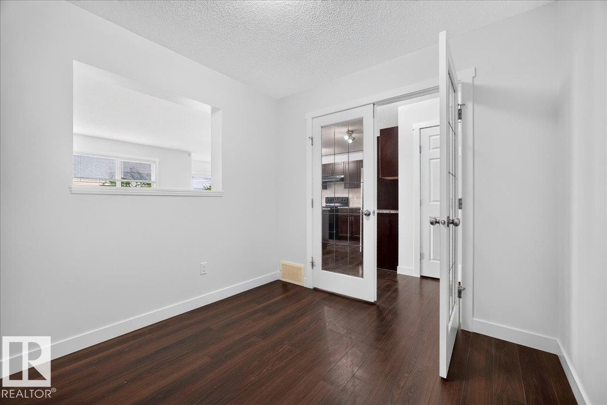 3017 Harvey Crescent Nw, Edmonton, AB - Indoor Photo Showing Other Room