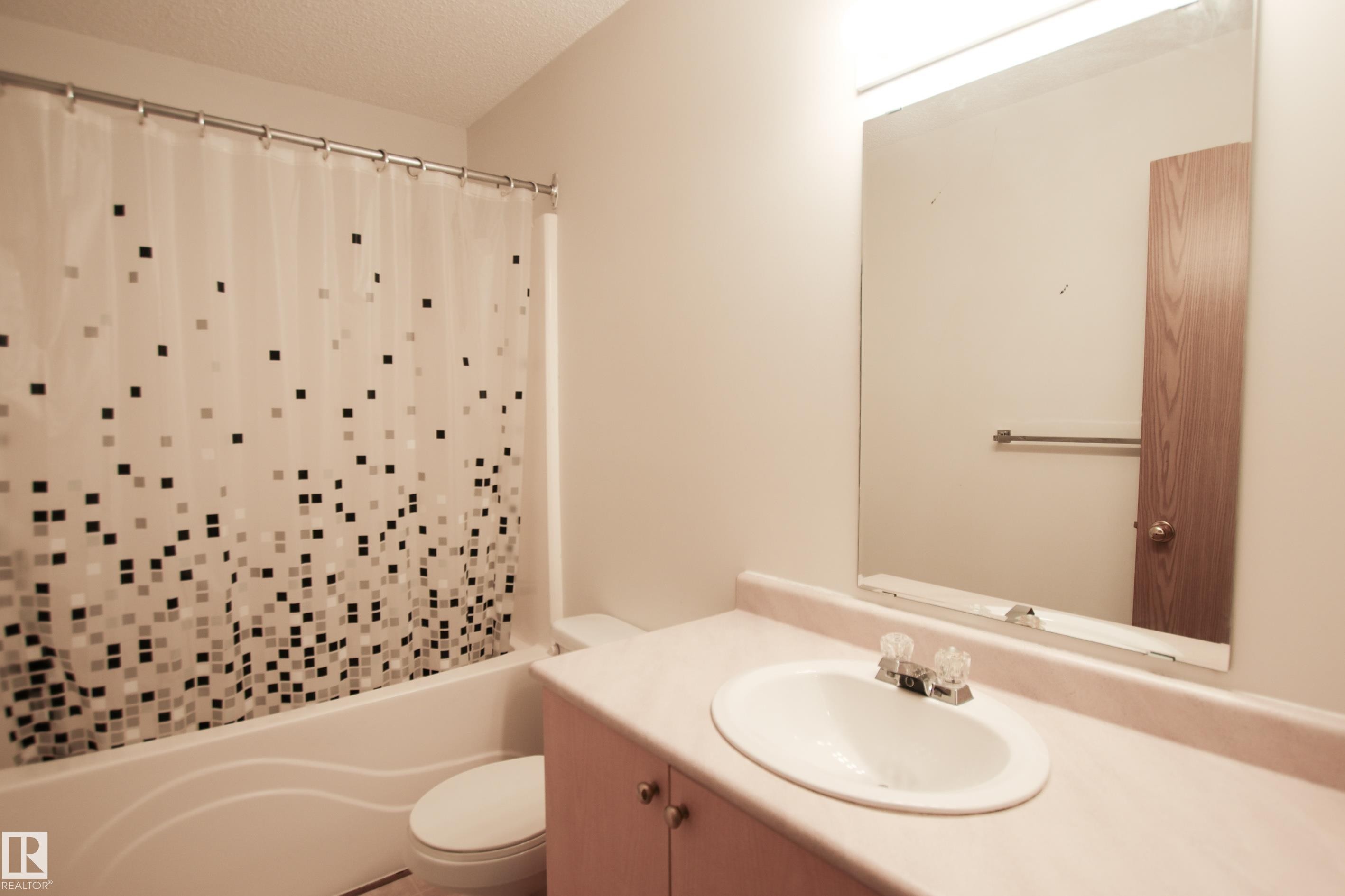 #408 610 King St, Spruce Grove, AB - Indoor Photo Showing Bathroom