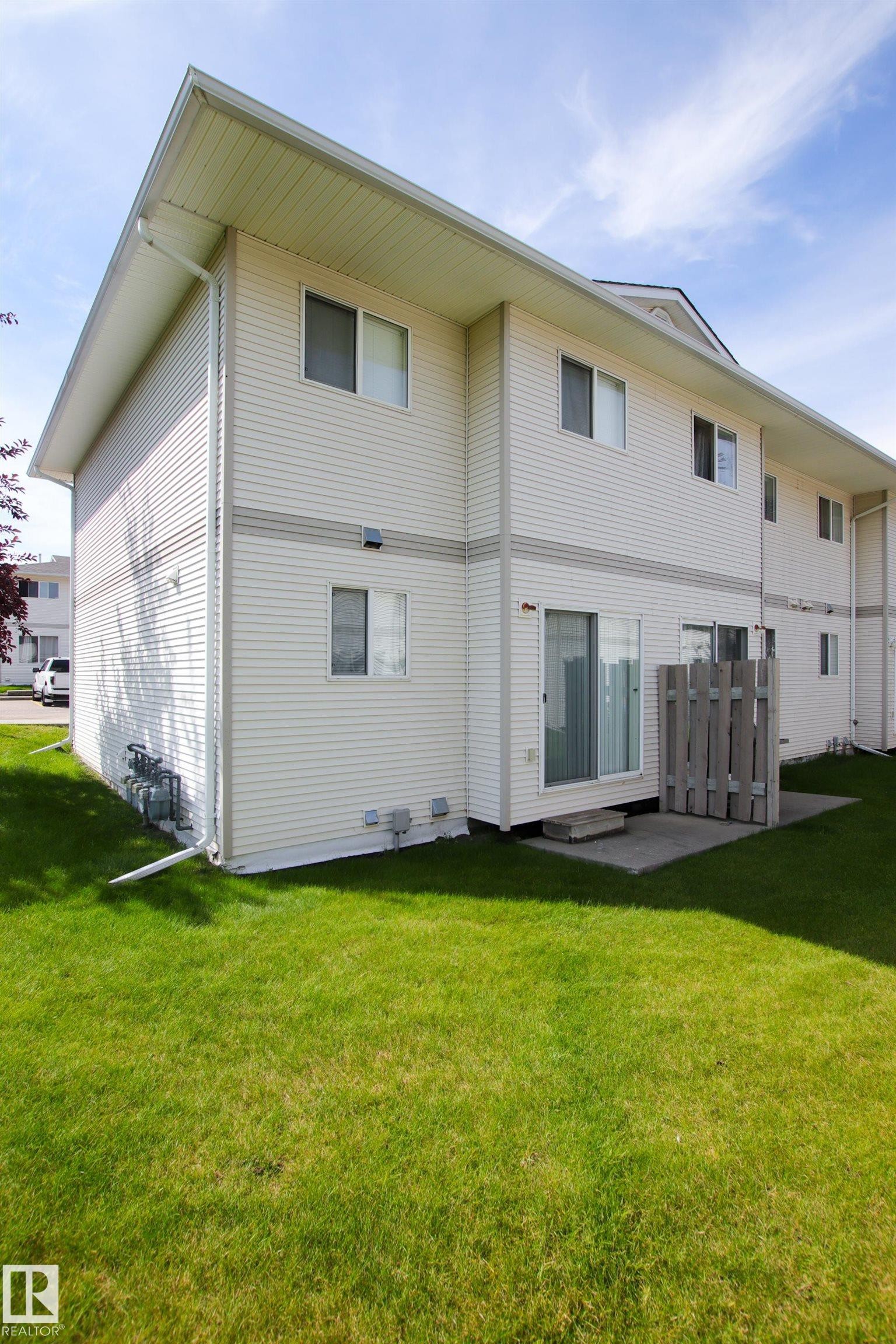 #408 610 King St, Spruce Grove, AB - Outdoor With Exterior