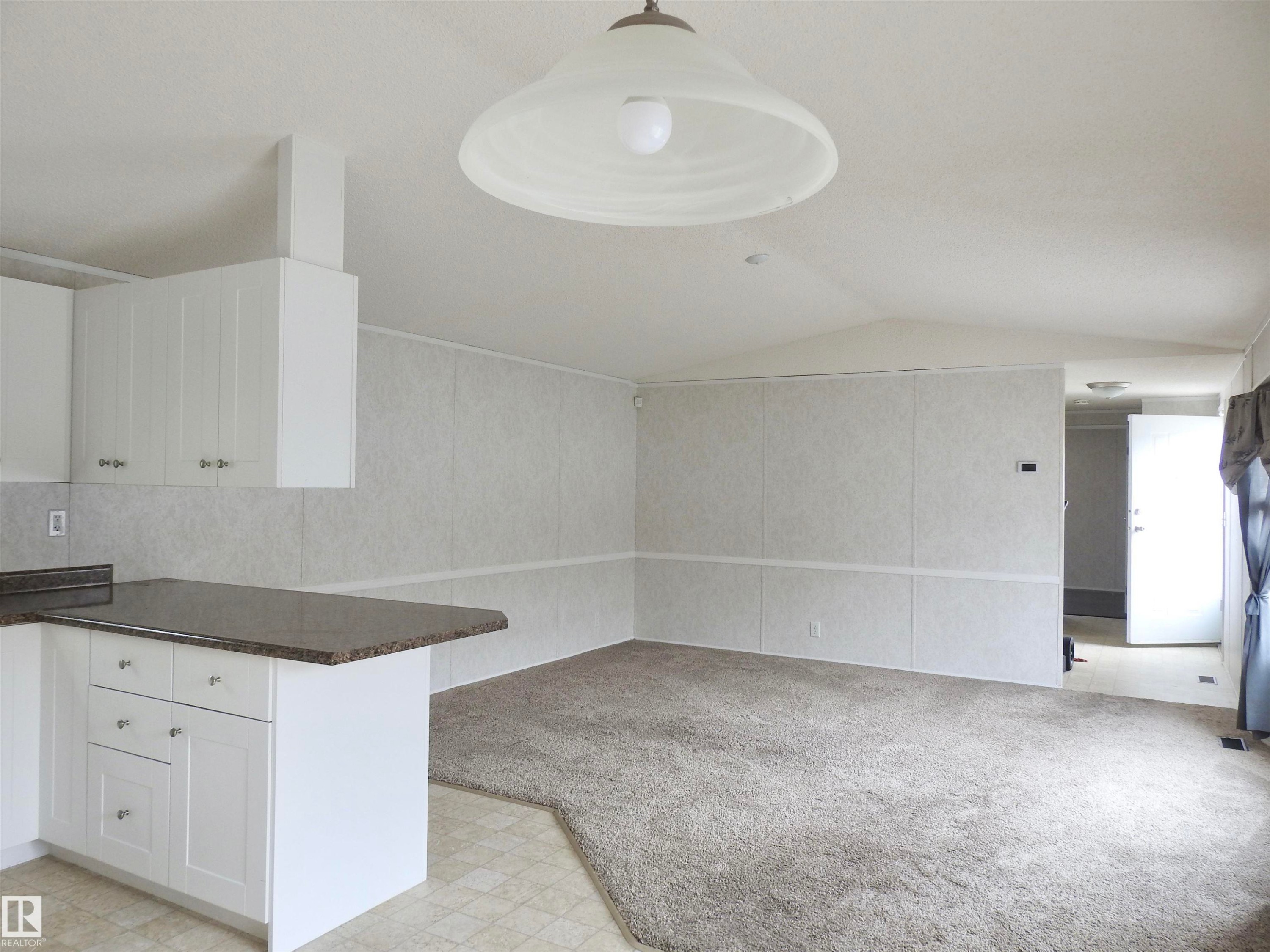 218 Oak Wood Drive Northwest, Edmonton, AB - Indoor Photo Showing Other Room