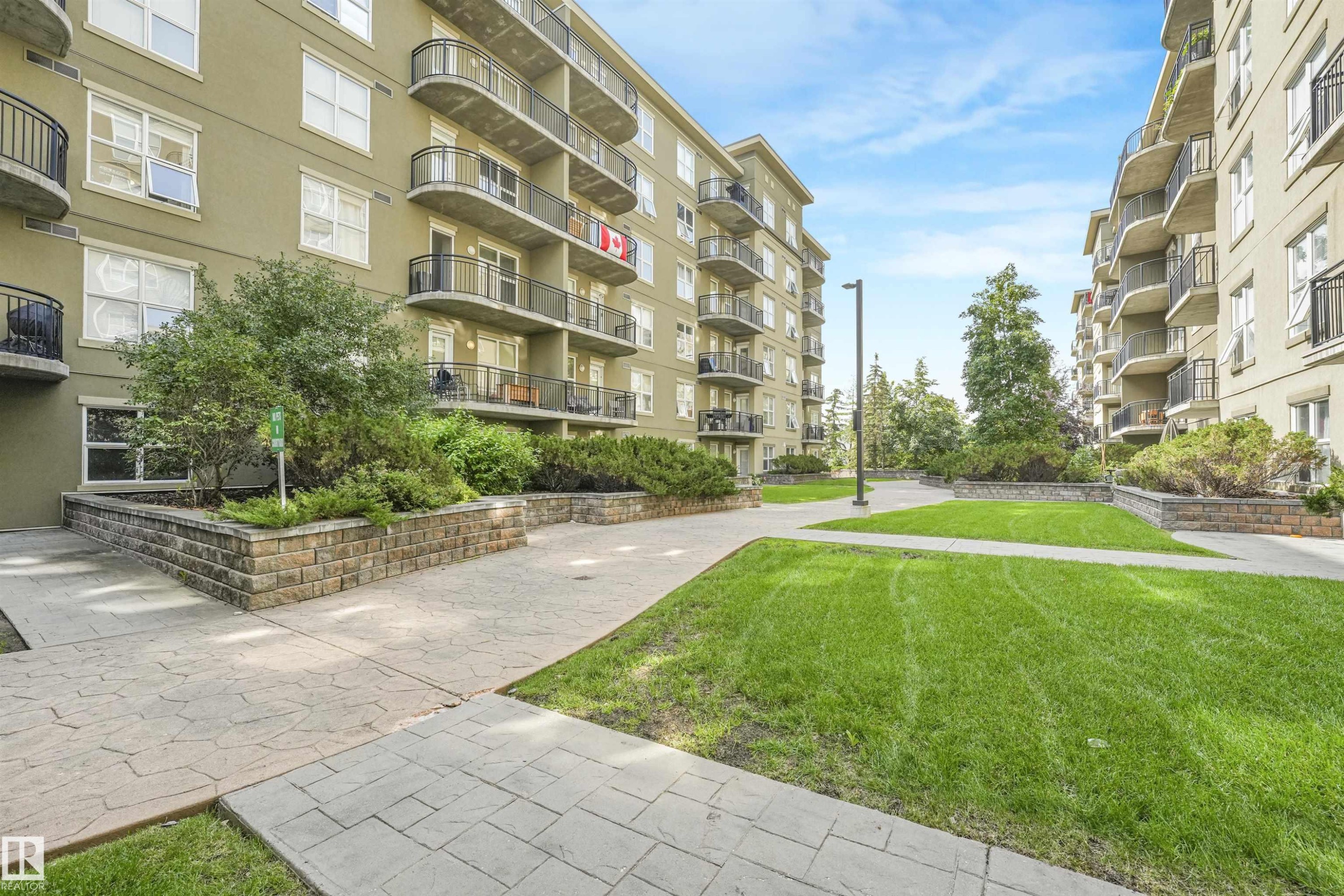 #2-208 4245 139 Av Nw, Edmonton, AB - Outdoor