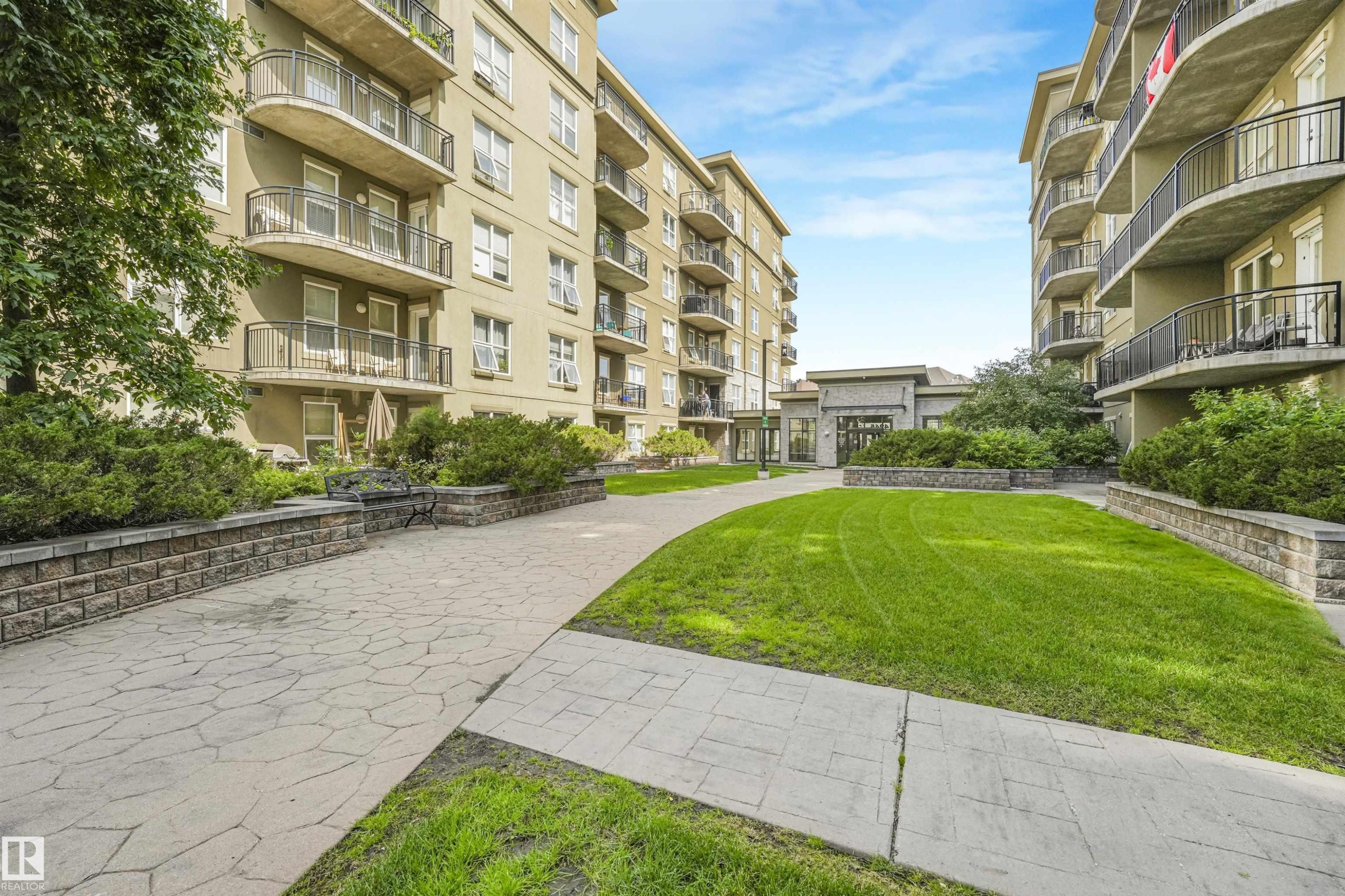 #2-208 4245 139 Av Nw, Edmonton, AB - Outdoor