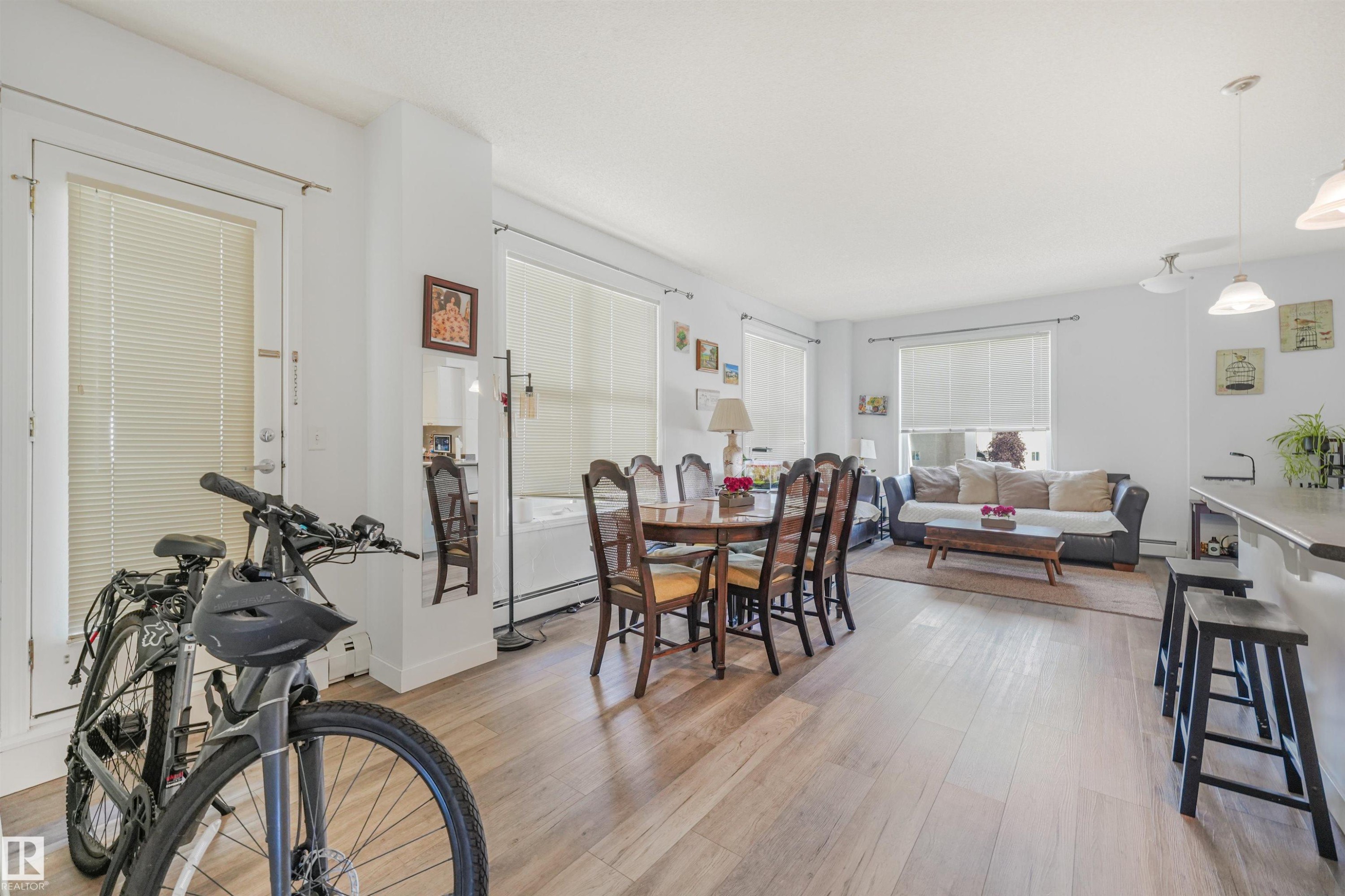#2-208 4245 139 Av Nw, Edmonton, AB - Indoor