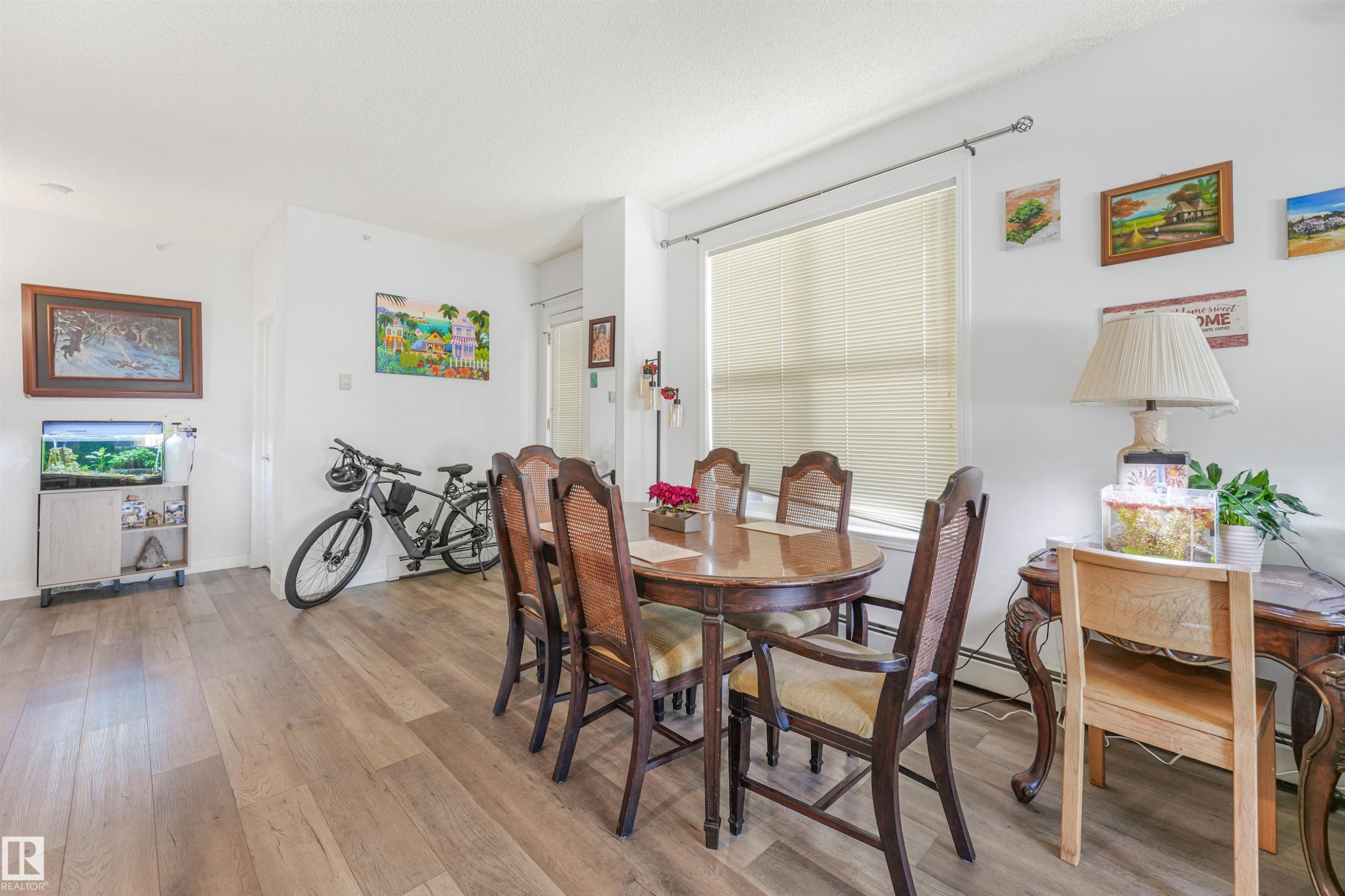 #2-208 4245 139 Av Nw, Edmonton, AB - Indoor Photo Showing Dining Room