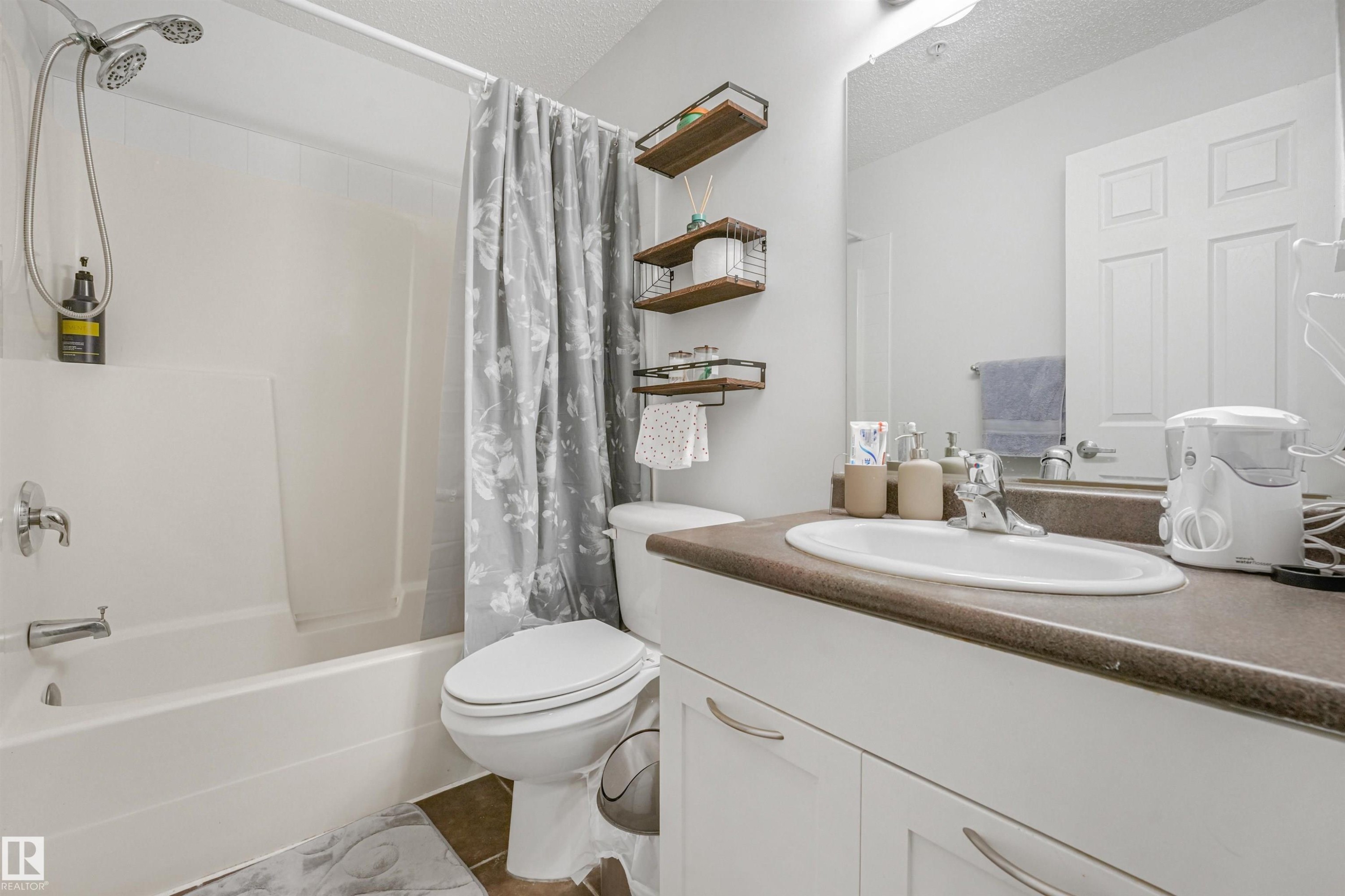 #2-208 4245 139 Av Nw, Edmonton, AB - Indoor Photo Showing Bathroom