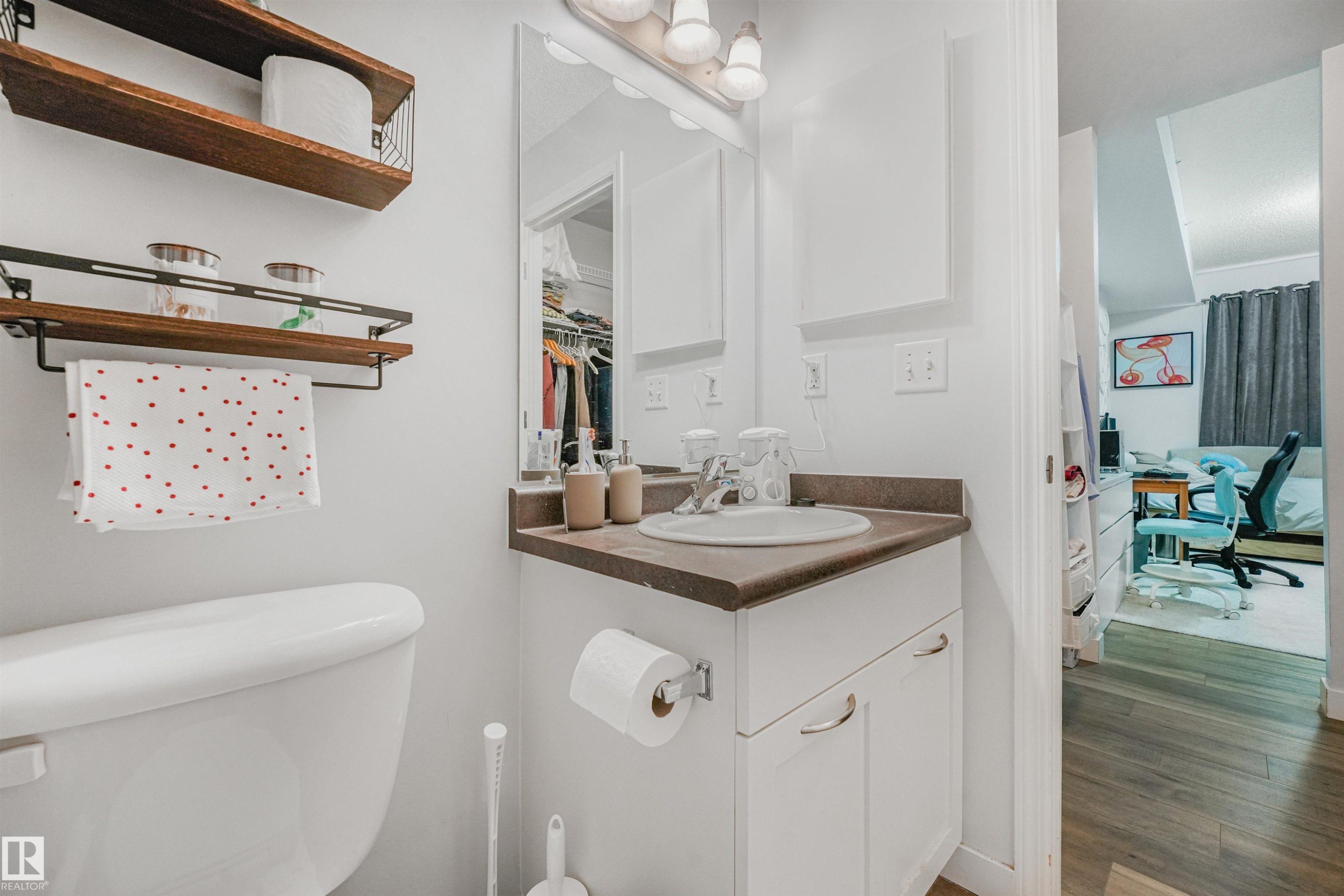 #2-208 4245 139 Av Nw, Edmonton, AB - Indoor Photo Showing Bathroom