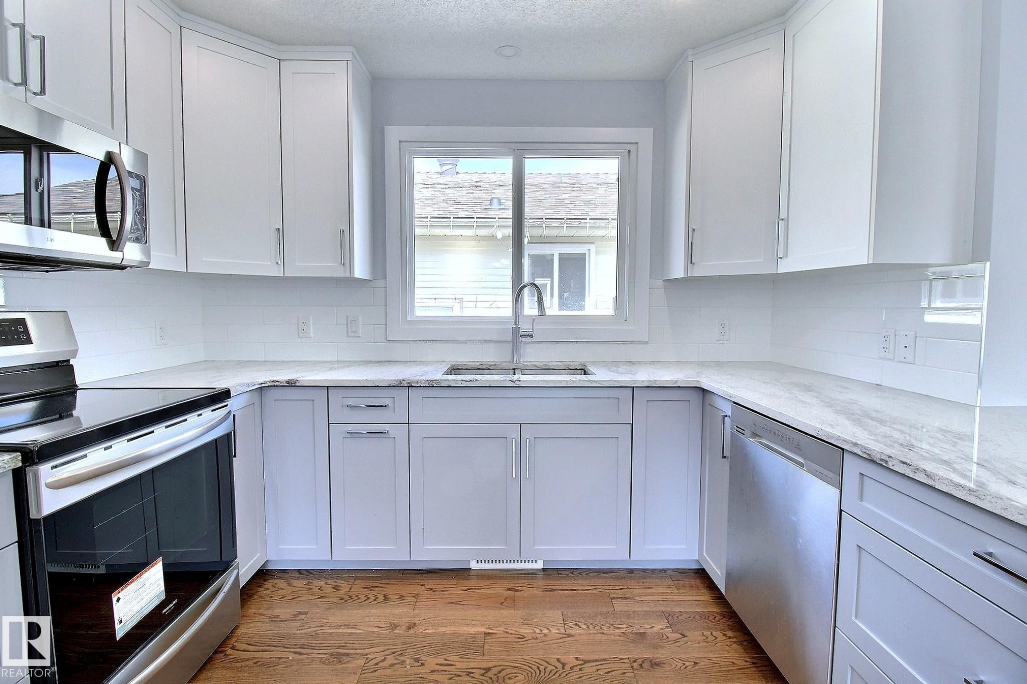 14732 32 Street Nw, Edmonton, AB - Indoor Photo Showing Kitchen