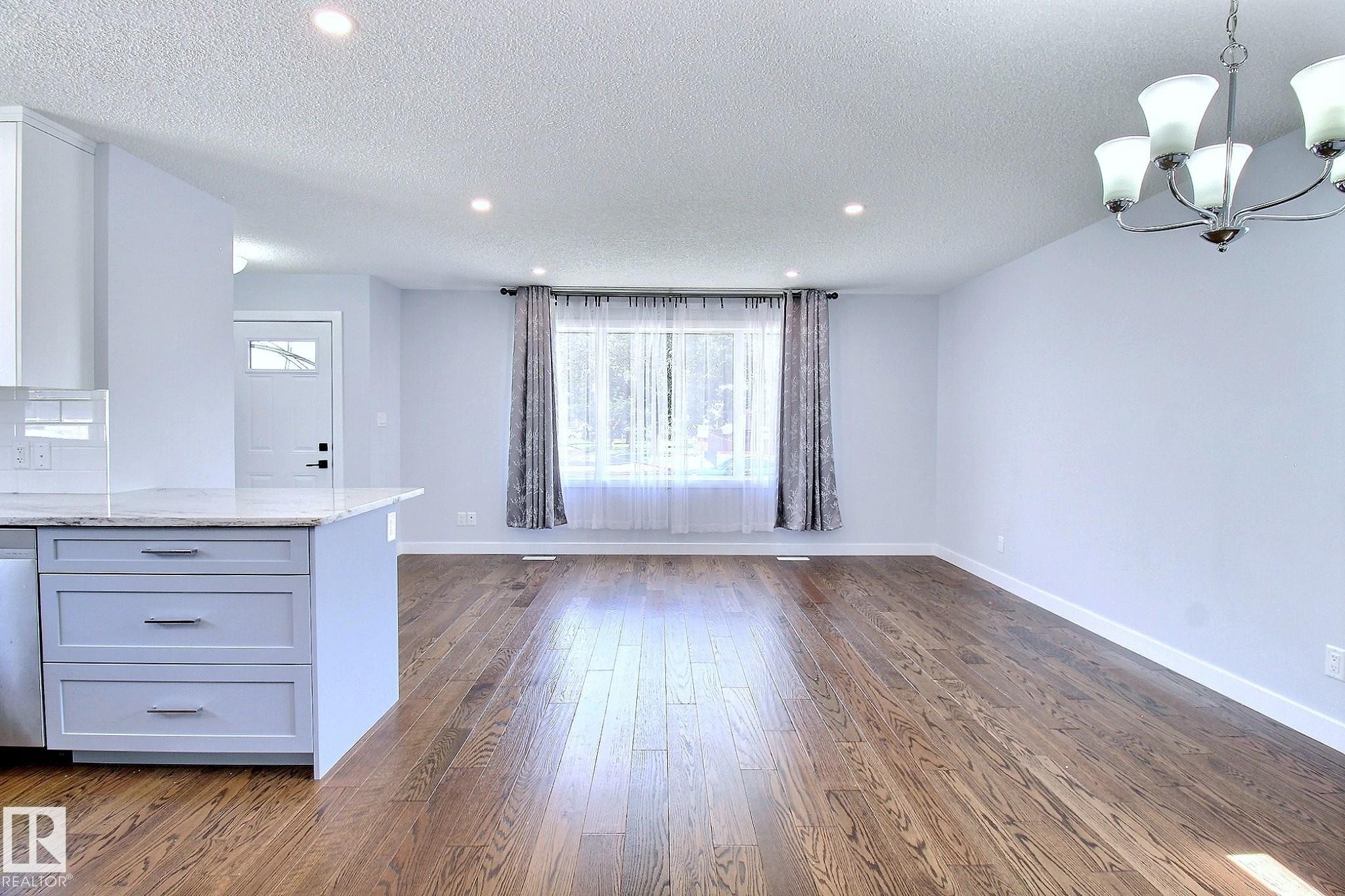 14732 32 Street Nw, Edmonton, AB - Indoor