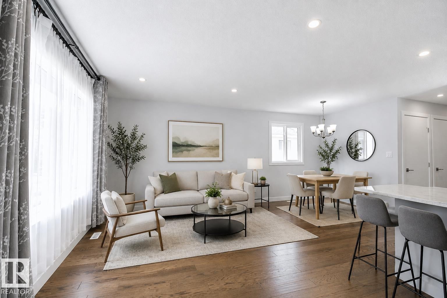 14732 32 Street Nw, Edmonton, AB - Indoor Photo Showing Living Room